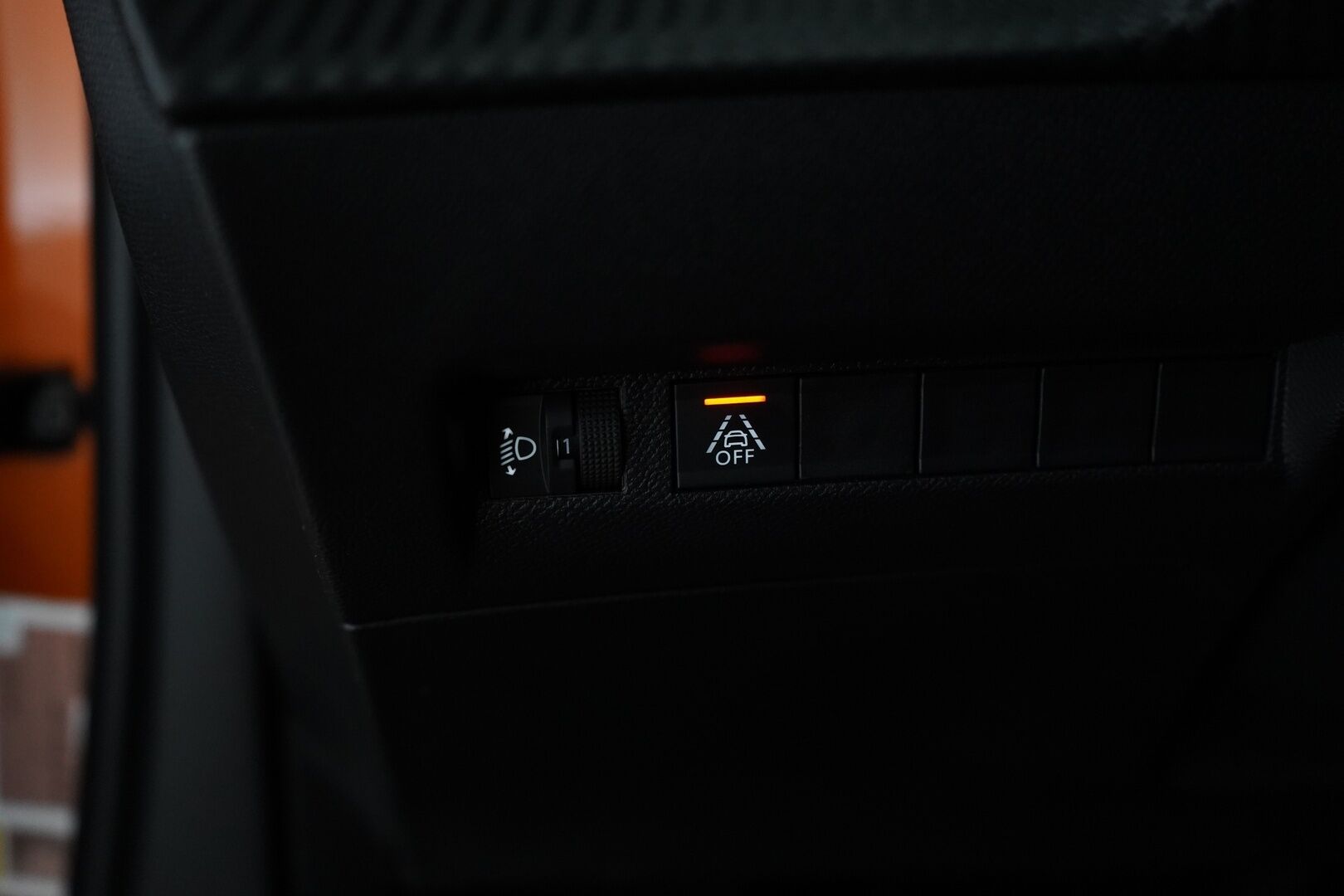 Peugeot e-2008 2023 Allure Pack 50 kWh 136 Automaatti * Peruutuskamera / Digimittaristo / Puolinahkasisusta / Apple&Android - Merkkihuollettu / Viimeisin huolto 26tkm / Kattavat varusteet
