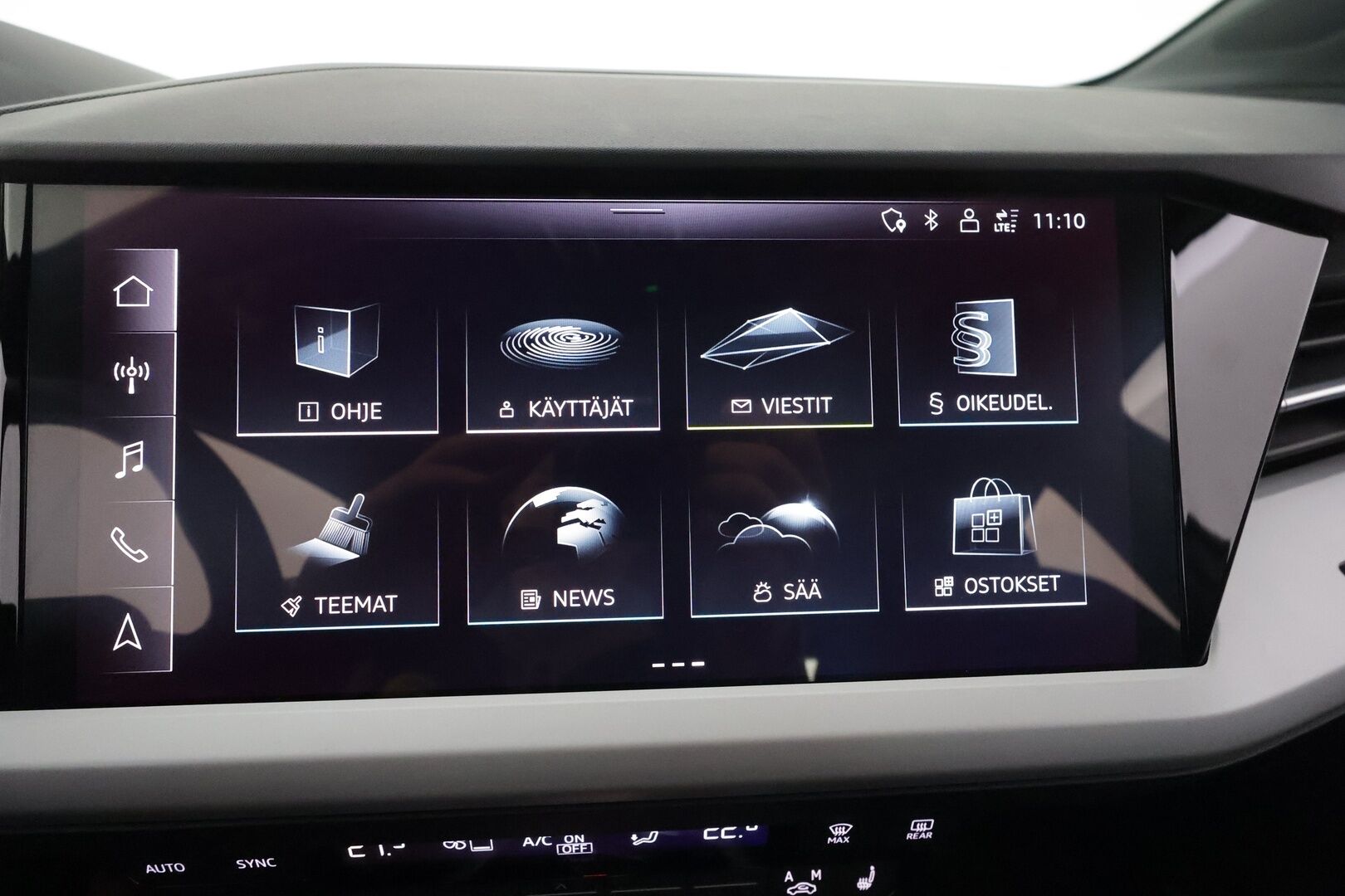 AUDI Q4 E-TRON 2023 40 e-tron Sportback *HUD / Panorama / Lämpöpumppu / ACC / Sporttipenkit / Kamera / Navi / Kaistavahti* - 3,99 % KORKOTARJOUS TÄHÄN AUTOON - Soh 96,3% / Seuraava huolto 11/2026 / Kahdet Audin vanteet / Kattavat varusteet / Merkkihuollot