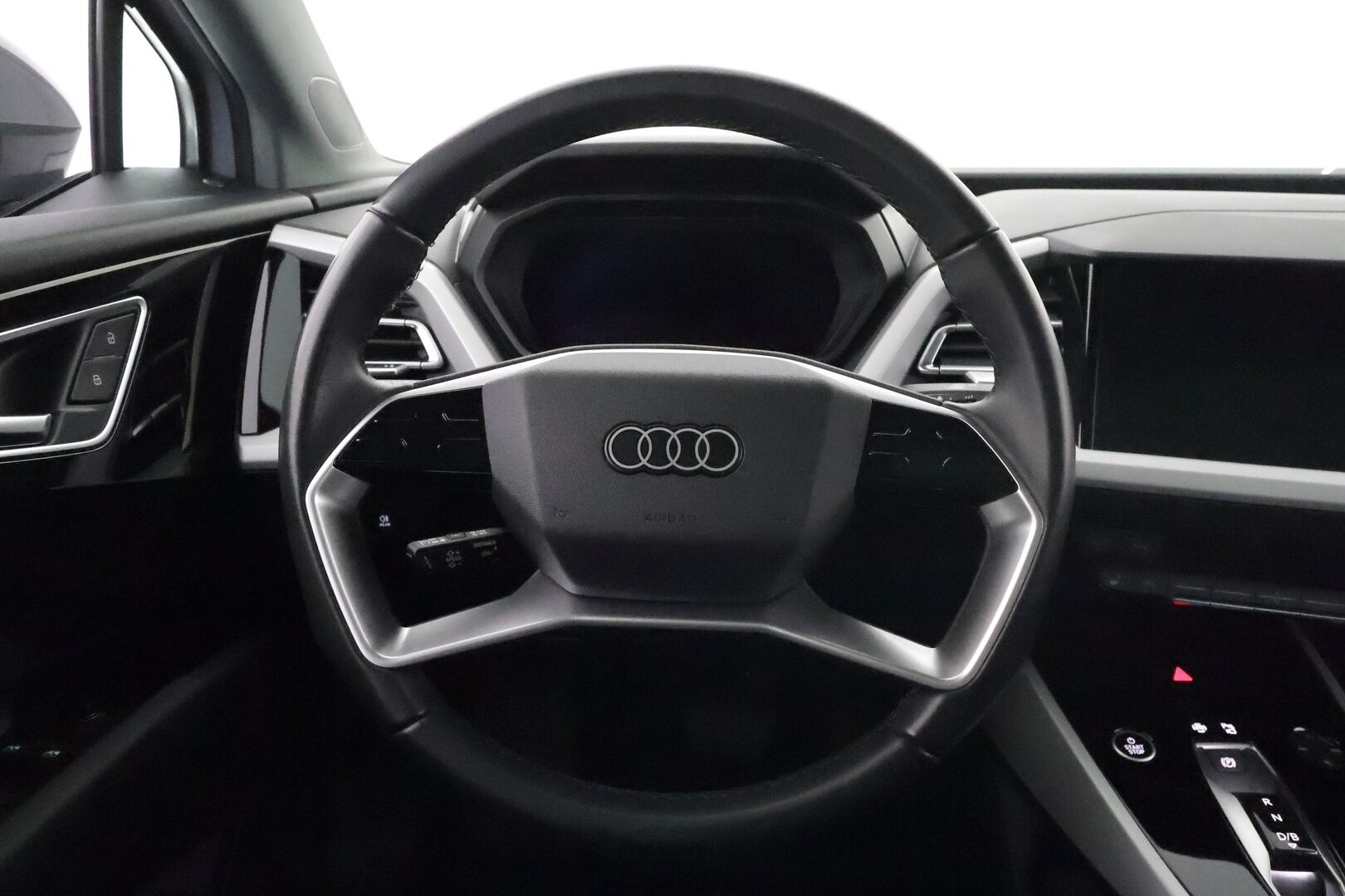 AUDI Q4 E-TRON 2023 40 e-tron Sportback *HUD / Panorama / Lämpöpumppu / ACC / Sporttipenkit / Kamera / Navi / Kaistavahti* - 3,99 % KORKOTARJOUS TÄHÄN AUTOON - Soh 96,3% / Seuraava huolto 11/2026 / Kahdet Audin vanteet / Kattavat varusteet / Merkkihuollot