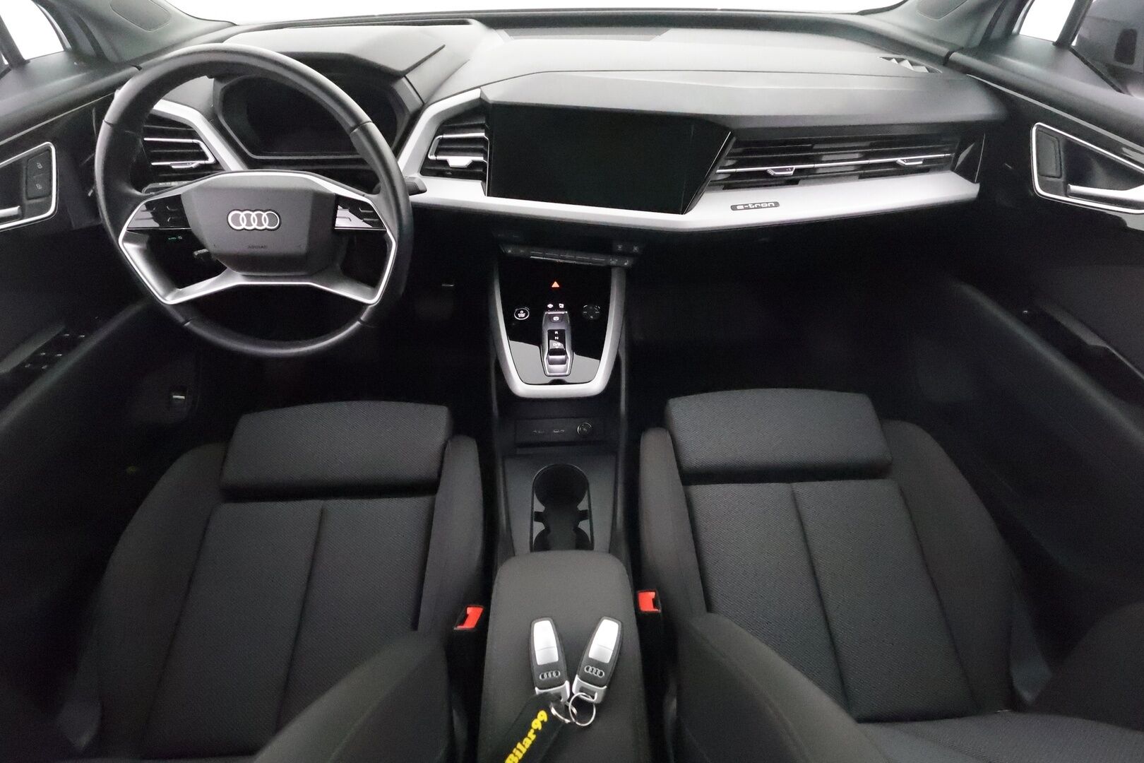 AUDI Q4 E-TRON 2023 40 e-tron Sportback *HUD / Panorama / Lämpöpumppu / ACC / Sporttipenkit / Kamera / Navi / Kaistavahti* - 3,99 % KORKOTARJOUS TÄHÄN AUTOON - Soh 96,3% / Seuraava huolto 11/2026 / Kahdet Audin vanteet / Kattavat varusteet / Merkkihuollot