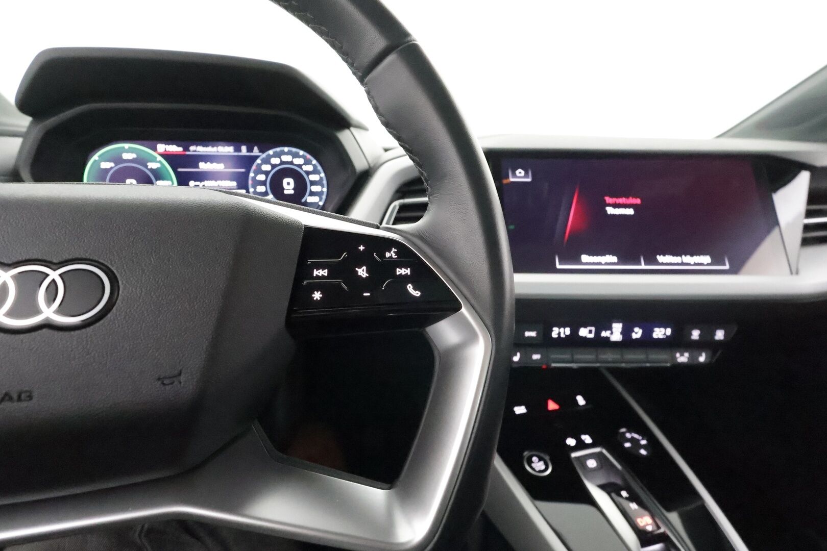 AUDI Q4 E-TRON 2023 40 e-tron Sportback *HUD / Panorama / Lämpöpumppu / ACC / Sporttipenkit / Kamera / Navi / Kaistavahti* - 3,99 % KORKOTARJOUS TÄHÄN AUTOON - Soh 96,3% / Seuraava huolto 11/2026 / Kahdet Audin vanteet / Kattavat varusteet / Merkkihuollot