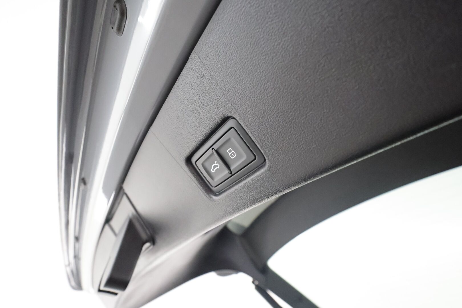 AUDI Q4 E-TRON 2023 40 e-tron Sportback *HUD / Panorama / Lämpöpumppu / ACC / Sporttipenkit / Kamera / Navi / Kaistavahti* - 3,99 % KORKOTARJOUS TÄHÄN AUTOON - Soh 96,3% / Seuraava huolto 11/2026 / Kahdet Audin vanteet / Kattavat varusteet / Merkkihuollot