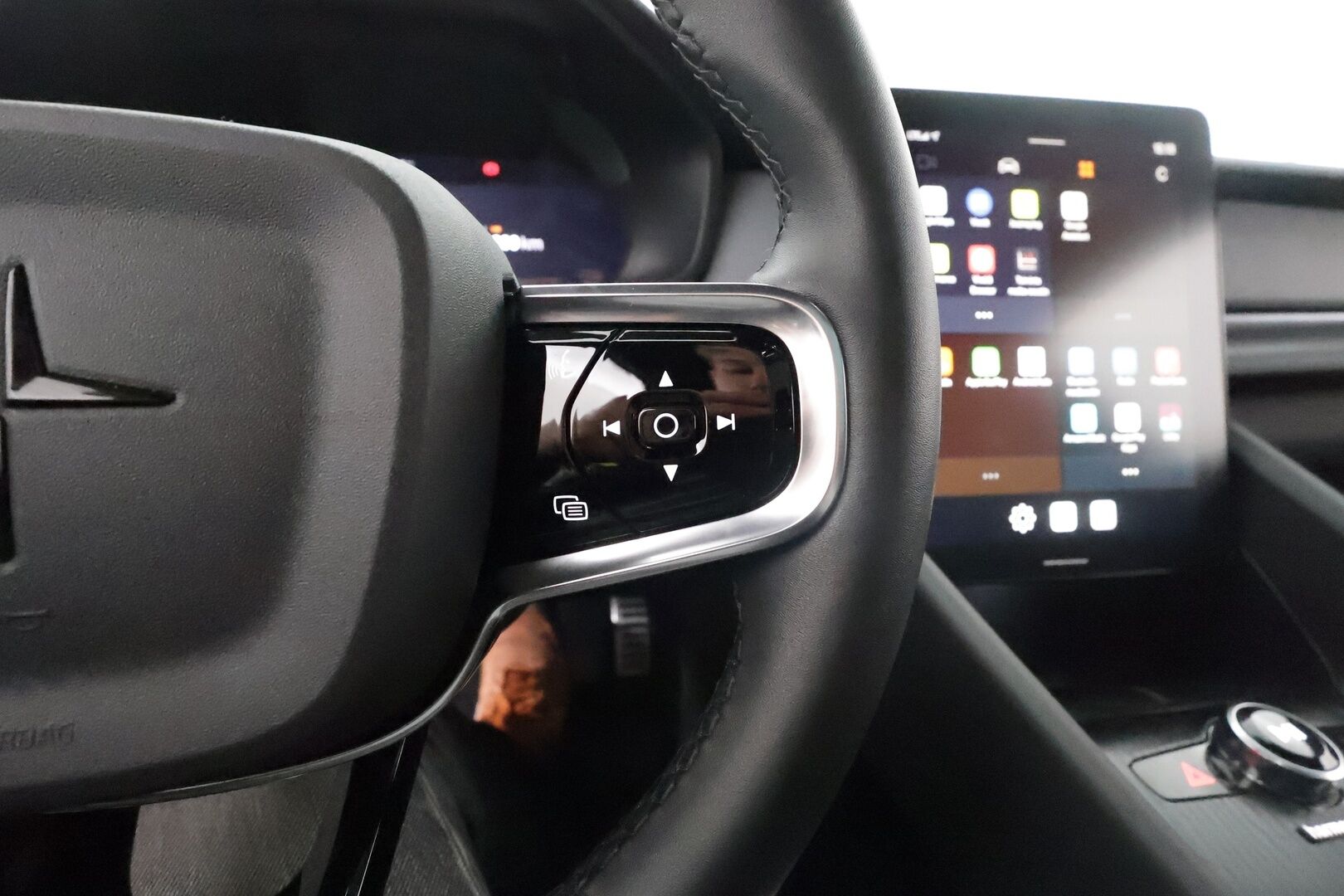 POLESTAR 2 2022 Long Range Dual Motor Performance ** Lämpöpumppu / Lasikatto / Harman/Kardon / Muistipenkki / 360°-kamera / Koukku ** - 3,99 % KORKOTARJOUS TÄHÄN AUTOON - Huippuvarusteet! / ACC / Sporttipenkit / LED-valot / Navi / Kaistavahti  / KeylessGO / 2x Renkaat