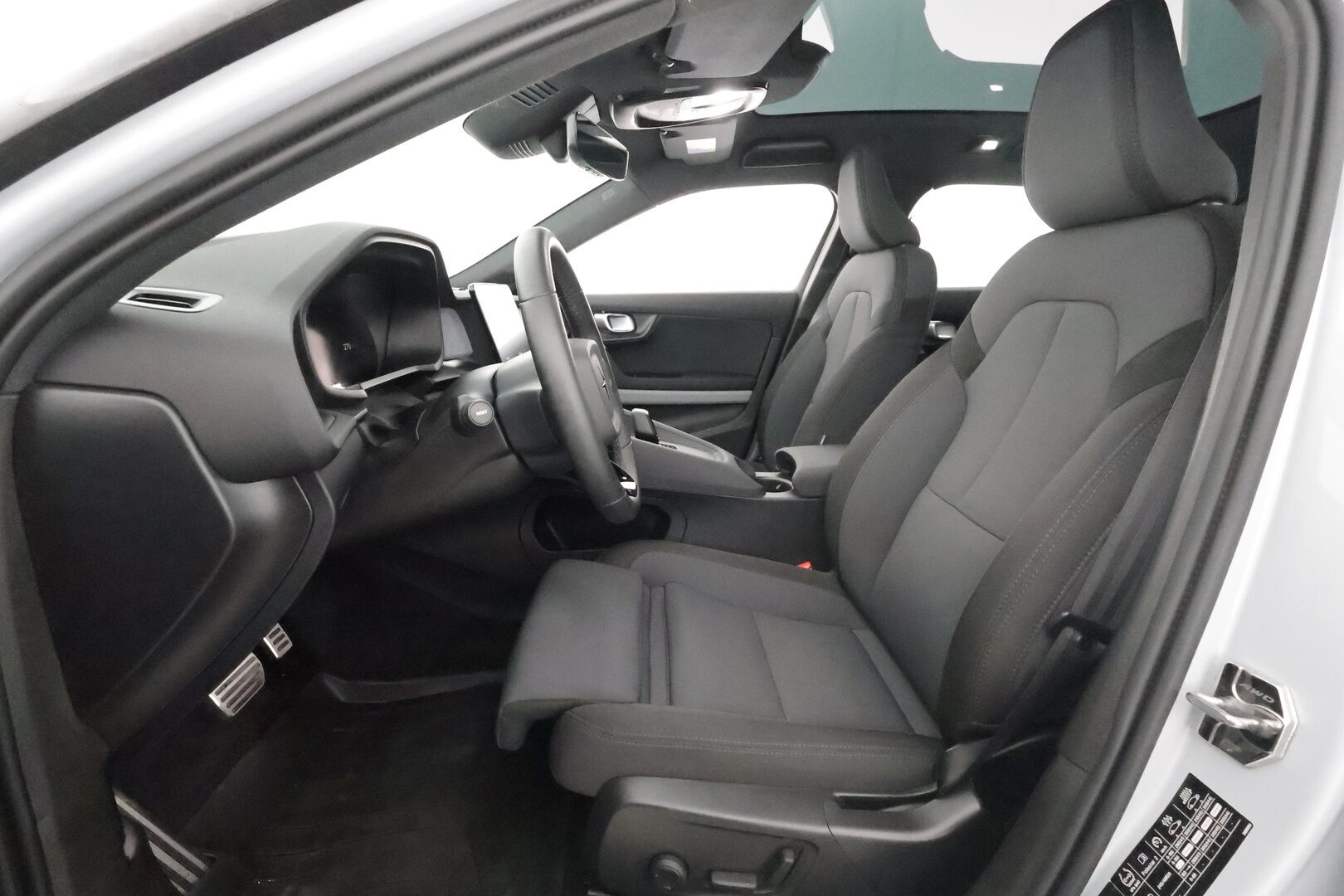 POLESTAR 2 2022 Long Range Dual Motor Performance 350kW ** Lämpöpumppu / Lasikatto / Harman/Kardon / Muistipenkki / 360°-kamera / Koukku ** - 3,99 % KORKOTARJOUS TÄHÄN AUTOON - Huippuvarusteet! / ACC / Sporttipenkit / LED-valot / Navi / Kaistavahti  / KeylessGO / 2x Renkaat