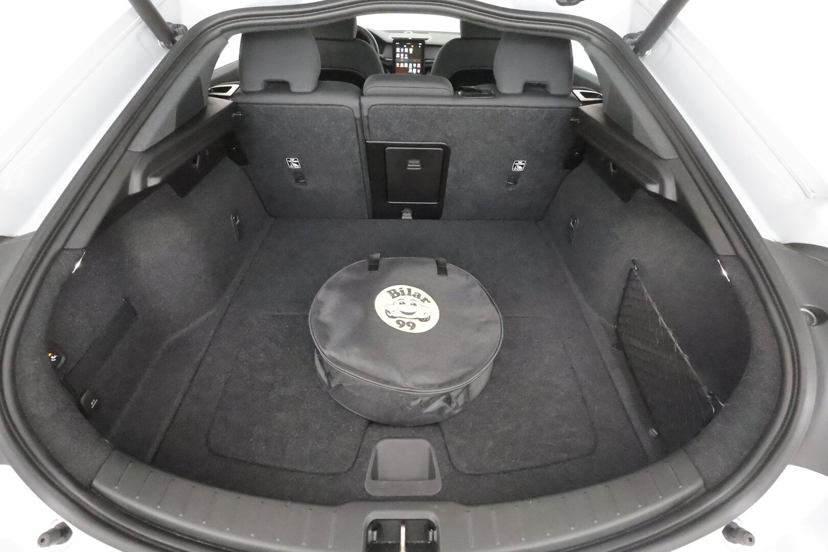 POLESTAR 2 2022 Long Range Dual Motor Performance ** Lämpöpumppu / Lasikatto / Harman/Kardon / Muistipenkki / 360°-kamera / Koukku ** - 3,99 % KORKOTARJOUS TÄHÄN AUTOON - Huippuvarusteet! / ACC / Sporttipenkit / LED-valot / Navi / Kaistavahti  / KeylessGO / 2x Renkaat