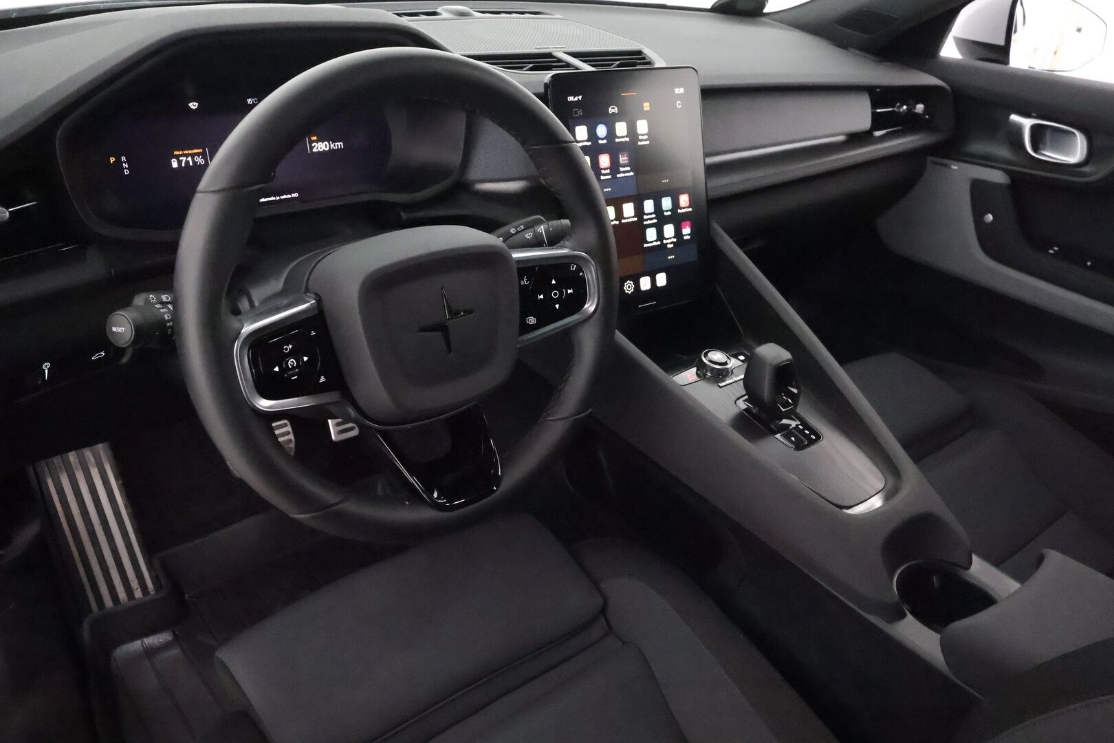 POLESTAR 2 2022 Long Range Dual Motor Performance ** Lämpöpumppu / Lasikatto / Harman/Kardon / Muistipenkki / 360°-kamera / Koukku ** - 3,99 % KORKOTARJOUS TÄHÄN AUTOON - Huippuvarusteet! / ACC / Sporttipenkit / LED-valot / Navi / Kaistavahti  / KeylessGO / 2x Renkaat