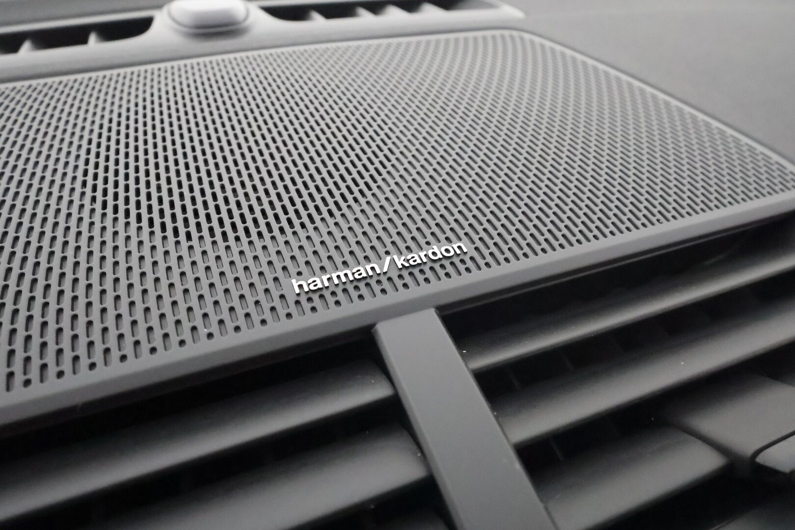 POLESTAR 2 2022 Long Range Dual Motor Performance ** Lämpöpumppu / Lasikatto / Harman/Kardon / Muistipenkki / 360°-kamera / Koukku ** - 3,99 % KORKOTARJOUS TÄHÄN AUTOON - Huippuvarusteet! / ACC / Sporttipenkit / LED-valot / Navi / Kaistavahti  / KeylessGO / 2x Renkaat
