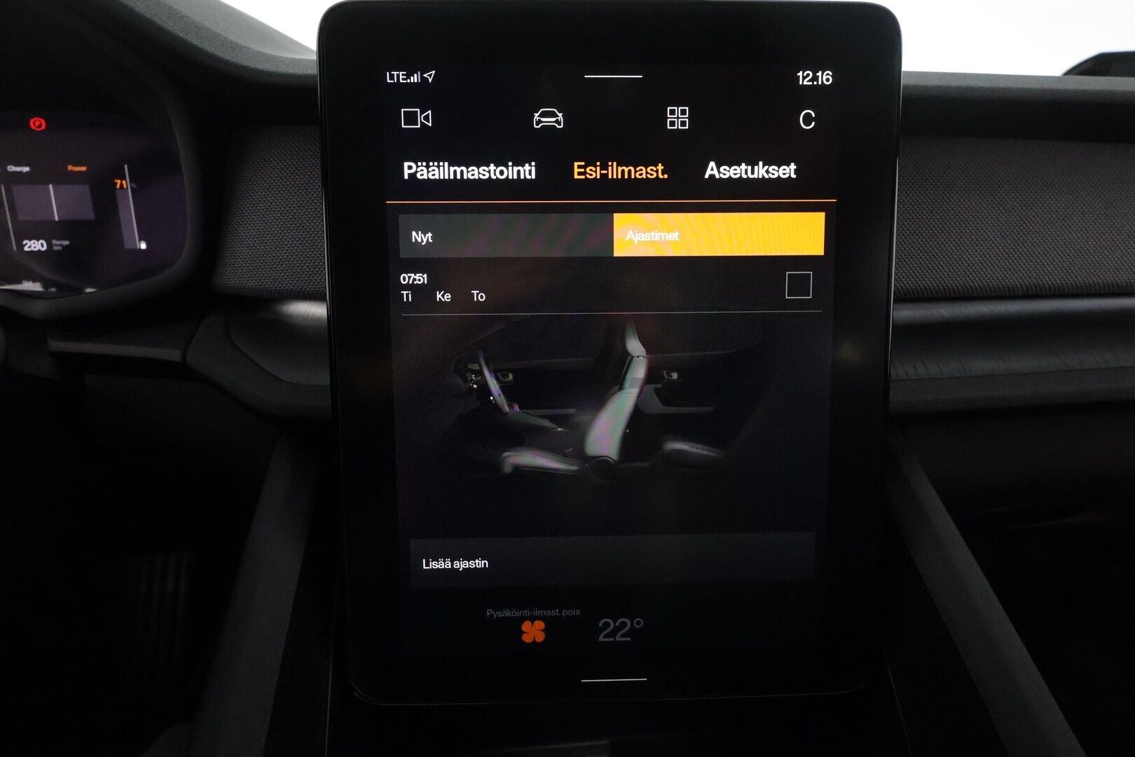 POLESTAR 2 2022 Long Range Dual Motor Performance ** Lämpöpumppu / Lasikatto / Harman/Kardon / Muistipenkki / 360°-kamera / Koukku ** - 3,99 % KORKOTARJOUS TÄHÄN AUTOON - Huippuvarusteet! / ACC / Sporttipenkit / LED-valot / Navi / Kaistavahti  / KeylessGO / 2x Renkaat