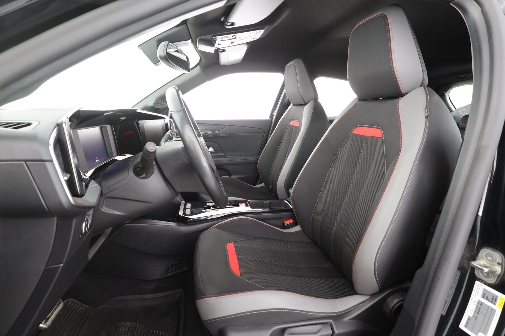Opel Mokka 2022 Innovation Plus 136 automaatti - ILP | LED | Kamera | Apple & Android | Lämm. ohjauspyörä | Osanahat | Vakionopeudensäädin | Kaistavahti |  Merkkihuollot | 2xlaturit 