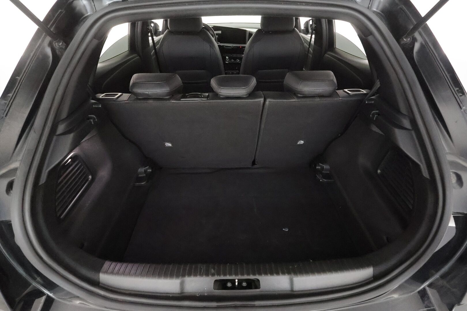 Opel Mokka 2022 Innovation Plus 136 automaatti - ILP | LED | Kamera | Apple & Android | Lämm. ohjauspyörä | Osanahat | Vakionopeudensäädin | Kaistavahti |  Merkkihuollot | 2xlaturit 