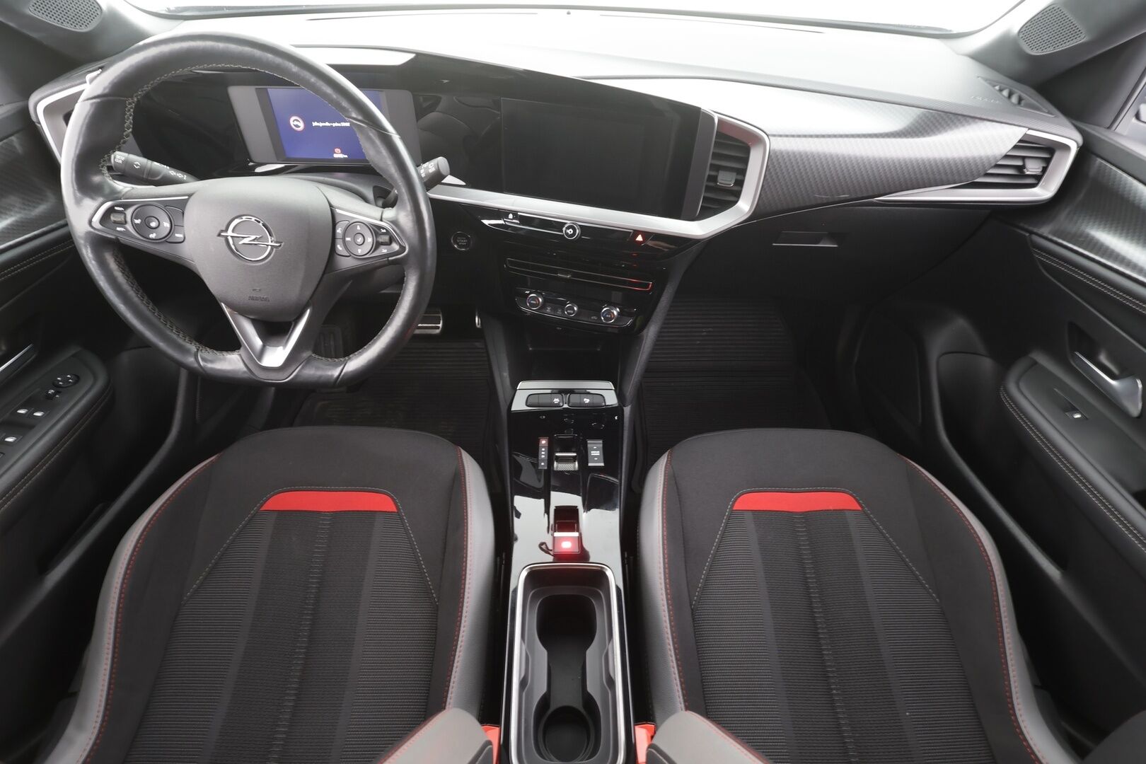 Opel Mokka 2022 Innovation Plus 136 automaatti - ILP | LED | Kamera | Apple & Android | Lämm. ohjauspyörä | Osanahat | Vakionopeudensäädin | Kaistavahti |  Merkkihuollot | 2xlaturit 