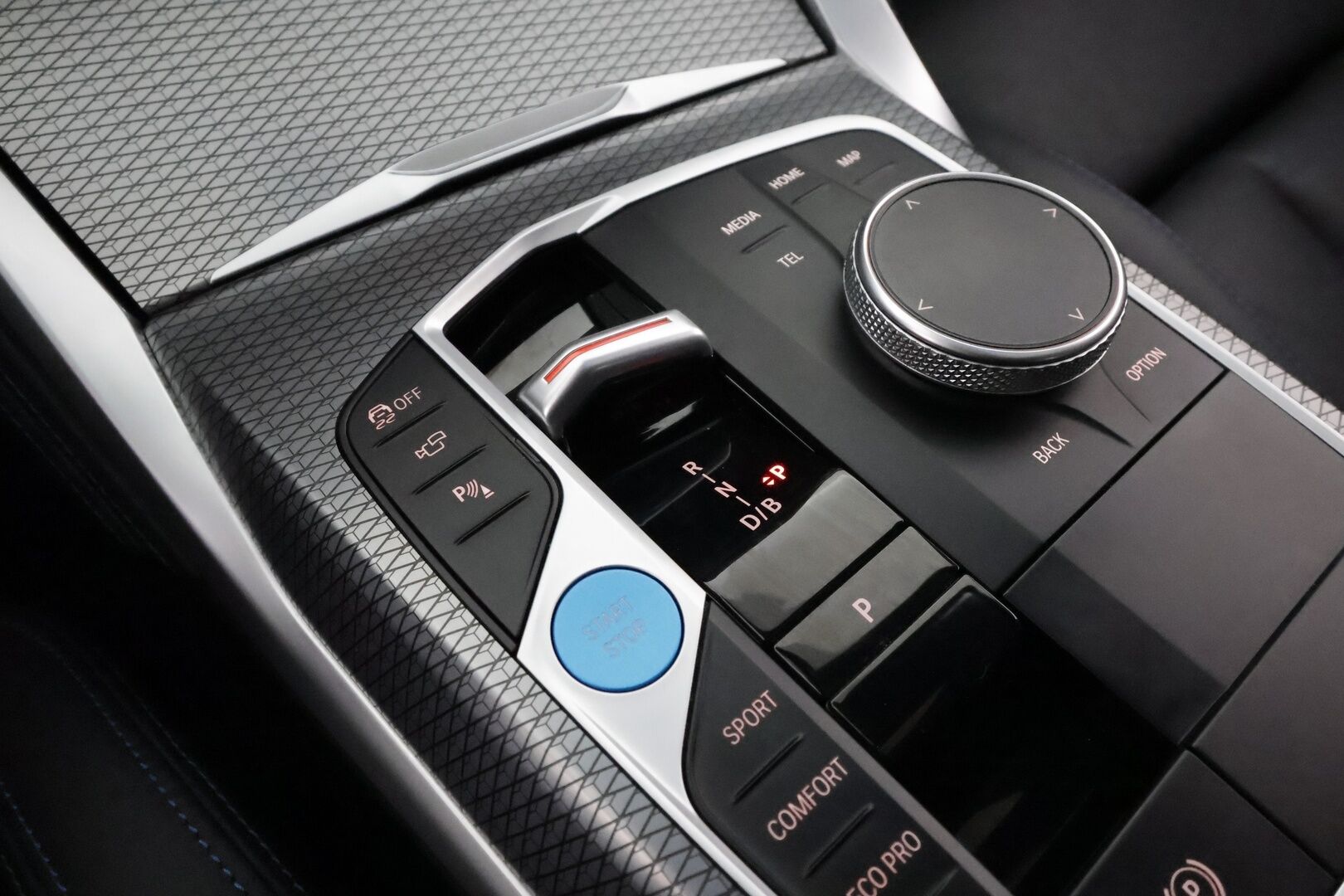 BMW I4 M50 2024 G26 xDrive Charged Gran Coupe **Adapt. vakkari / H&K / Kattoluukku / Koukku / Adapt. alusta / 360° Kamera** - 2,99 % KORKOTARJOUS TÄHÄN AUTOON - Facelift! / LED-valot / Harman/Kardon / Navi / Kaistavahti / Apple&Android / Akku kuntotarkastettu