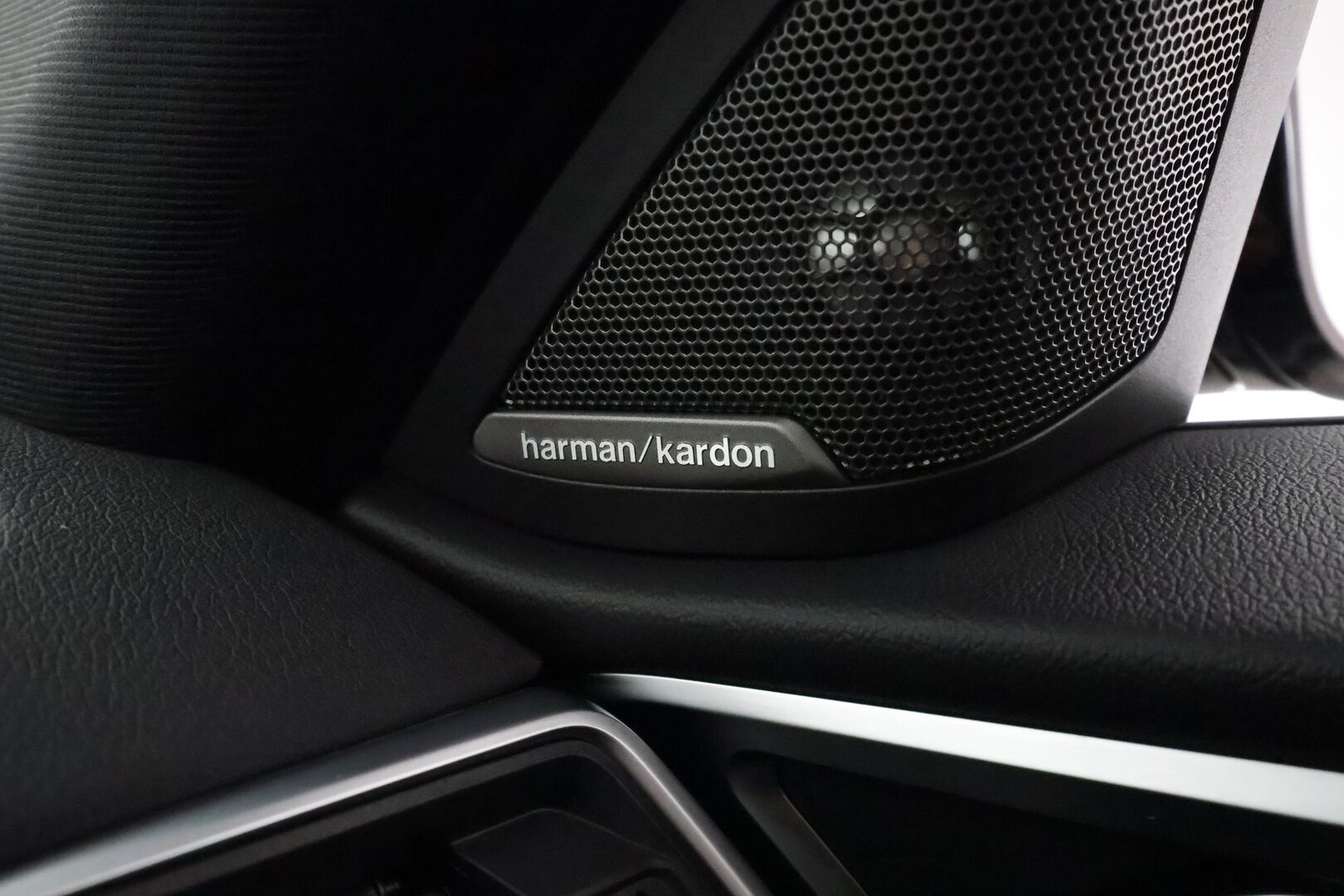 BMW I4 M50 2024 G26 xDrive Charged Gran Coupe **Adapt. vakkari / H&K / Kattoluukku / Koukku / Adapt. alusta / 360° Kamera** - 2,99 % KORKOTARJOUS TÄHÄN AUTOON - Facelift! / LED-valot / Harman/Kardon / Navi / Kaistavahti / Apple&Android / Akku kuntotarkastettu