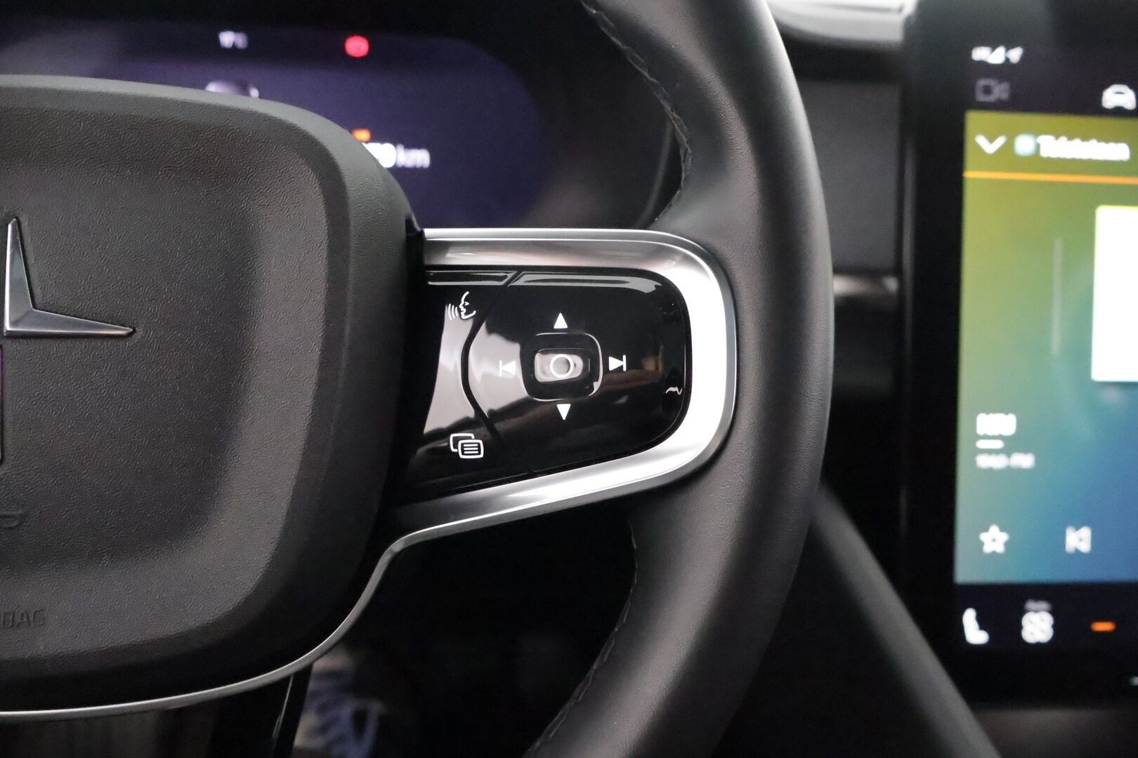 POLESTAR 2 2021 Long Range Dual Motor, 300kW, 78kWh ** Pilot&Plus paketit / Koukku / Adapt.vakkari / 360 kamera / Pixel LED / Lasikatto - Akku kuntotarkistettu! / H&K / Keyless / Navi / Merkkihuollot
