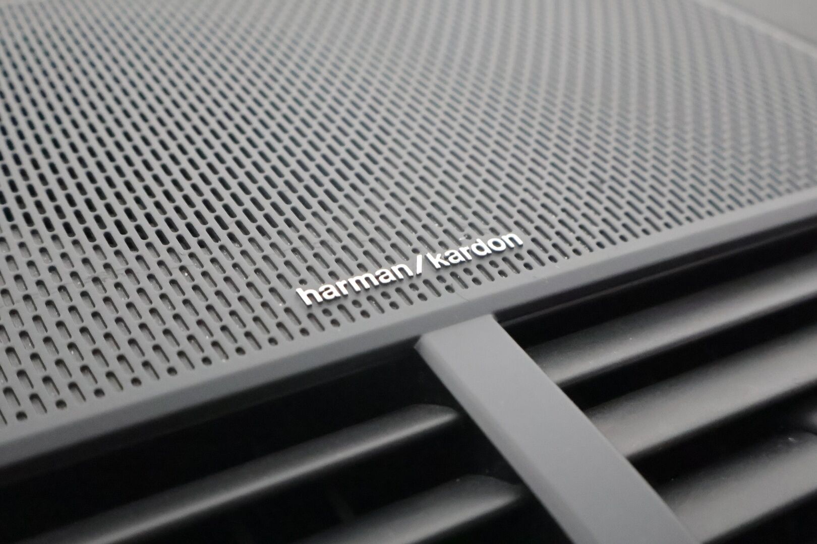 POLESTAR 2 2021 Long Range Dual Motor, 300kW, 78kWh ** Pilot&Plus paketit / Koukku / Adapt.vakkari / 360 kamera / Pixel LED / Lasikatto - Akku kuntotarkistettu! / H&K / Keyless / Navi / Merkkihuollot