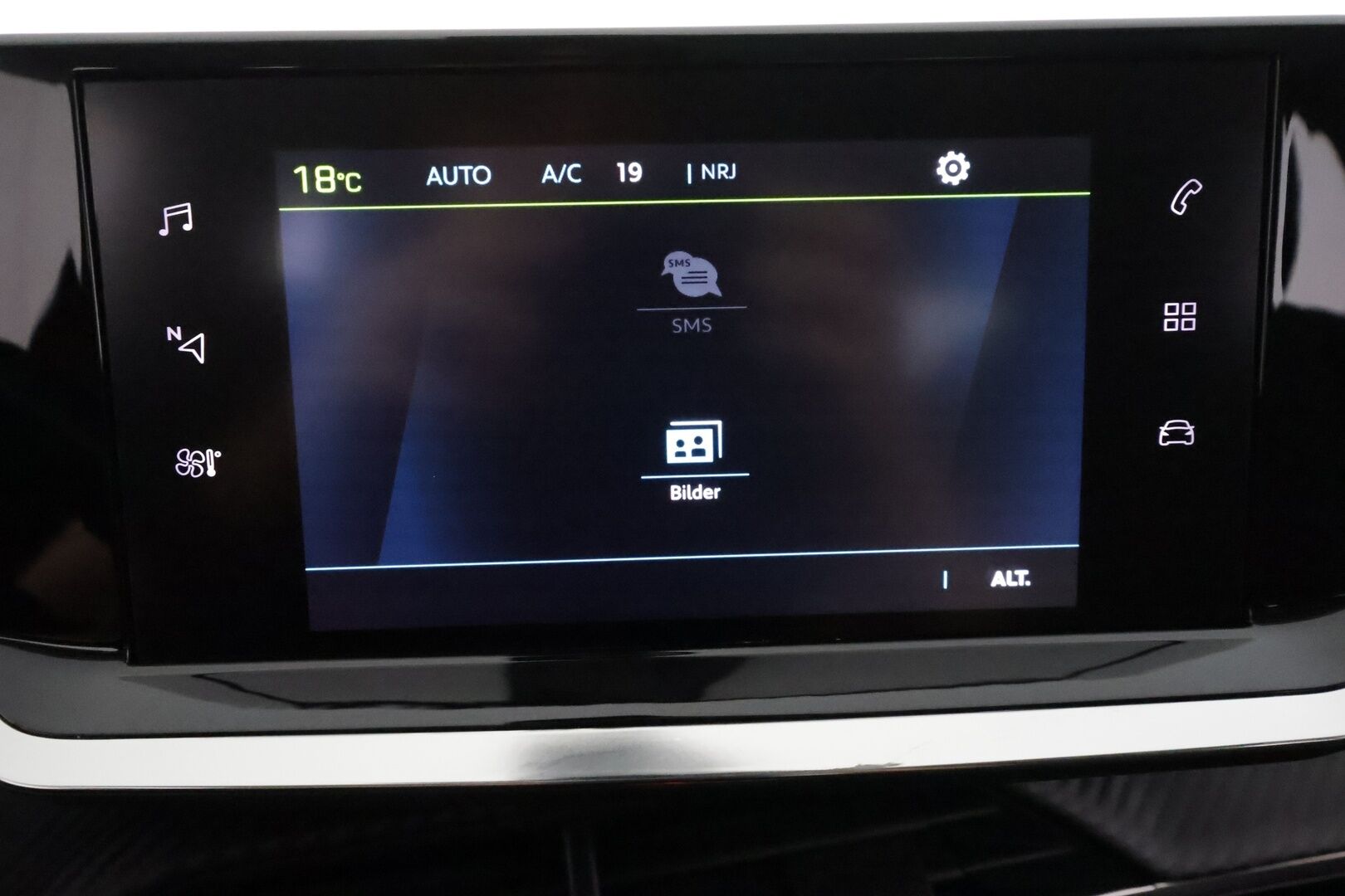 PEUGEOT E-2008 2022 Allure Pack 50 kWh 136 Automaatti **Lämpöpumppu / LED-valot / P.Kamera / Vakkari / Digimittaristo / Kaistavahti** - Kahdet Renkaat