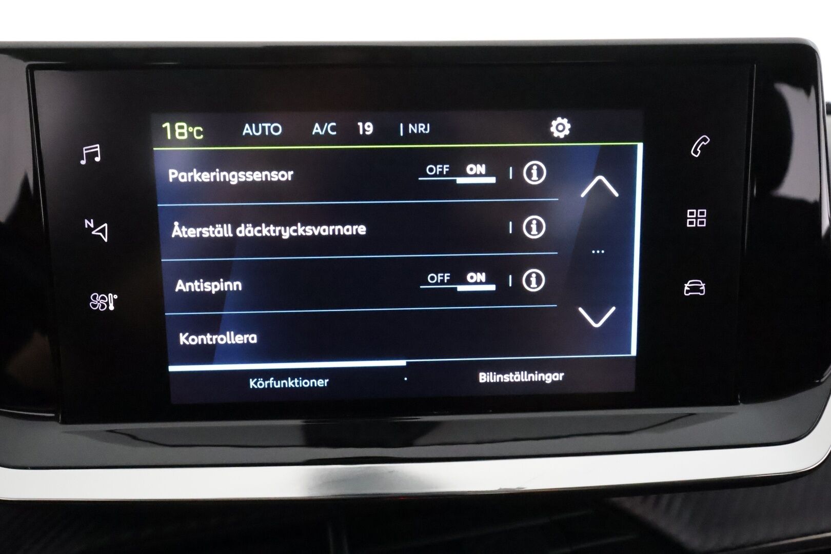 PEUGEOT E-2008 2022 Allure Pack 50 kWh 136 Automaatti **Lämpöpumppu / LED-valot / P.Kamera / Vakkari / Digimittaristo / Kaistavahti** - Kahdet Renkaat