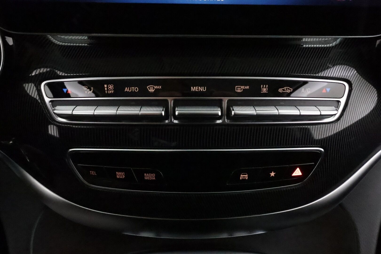MERCEDES-BENZ EQV 2023 300 keskipitkä **Vakkari / P.kamera / ALV / Navi / ILS-LED / 7P / Sähköovet** - 3,99 % KORKOTARJOUS TÄHÄN AUTOON - 