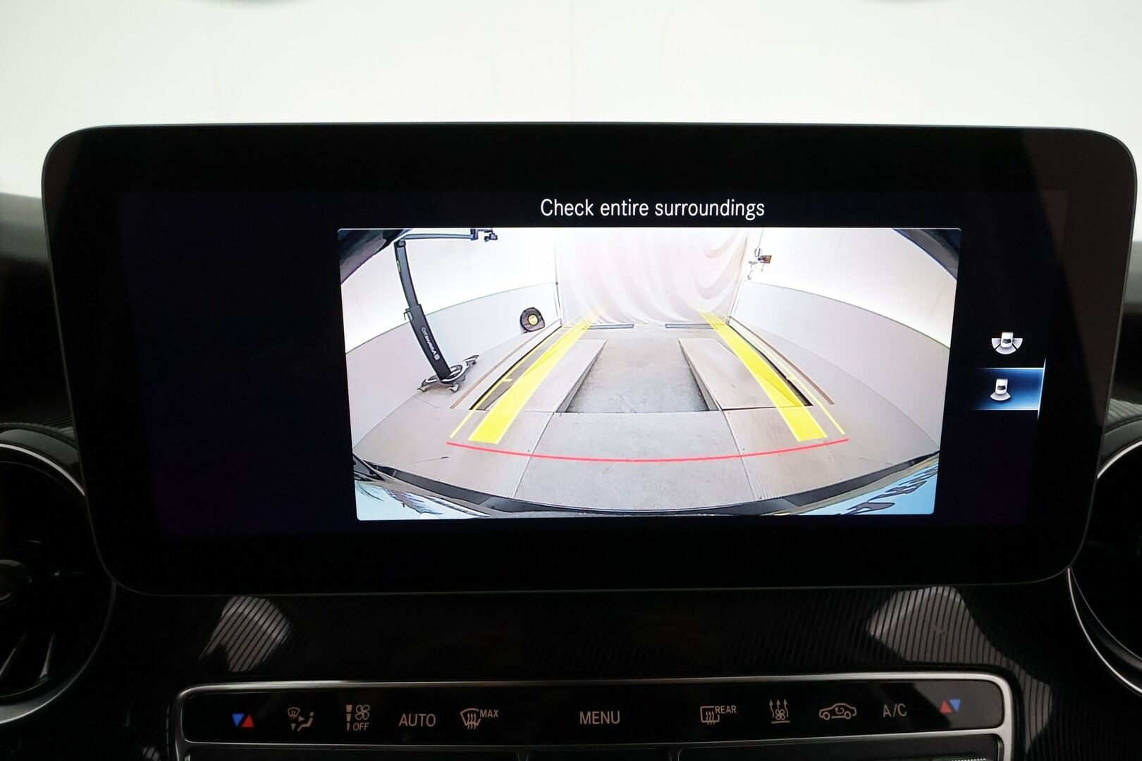 MERCEDES-BENZ EQV 2023 300 keskipitkä **Vakkari / P.kamera / ALV / Navi / ILS-LED / 7P / Sähköovet** - 3,99 % KORKOTARJOUS TÄHÄN AUTOON - 
