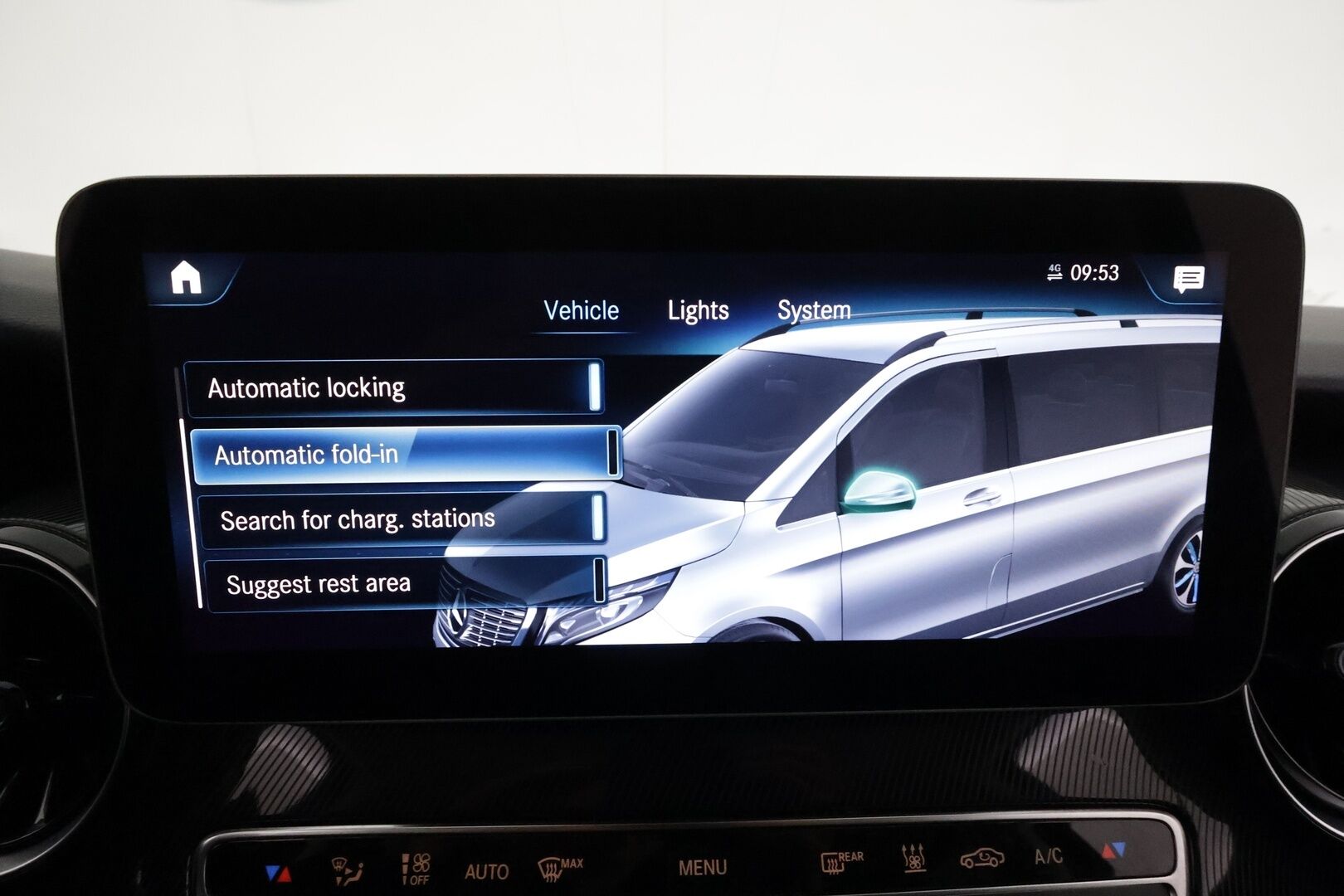 MERCEDES-BENZ EQV 2023 300 keskipitkä **Vakkari / P.kamera / ALV / Navi / ILS-LED / 7P / Sähköovet** - 3,99 % KORKOTARJOUS TÄHÄN AUTOON - 