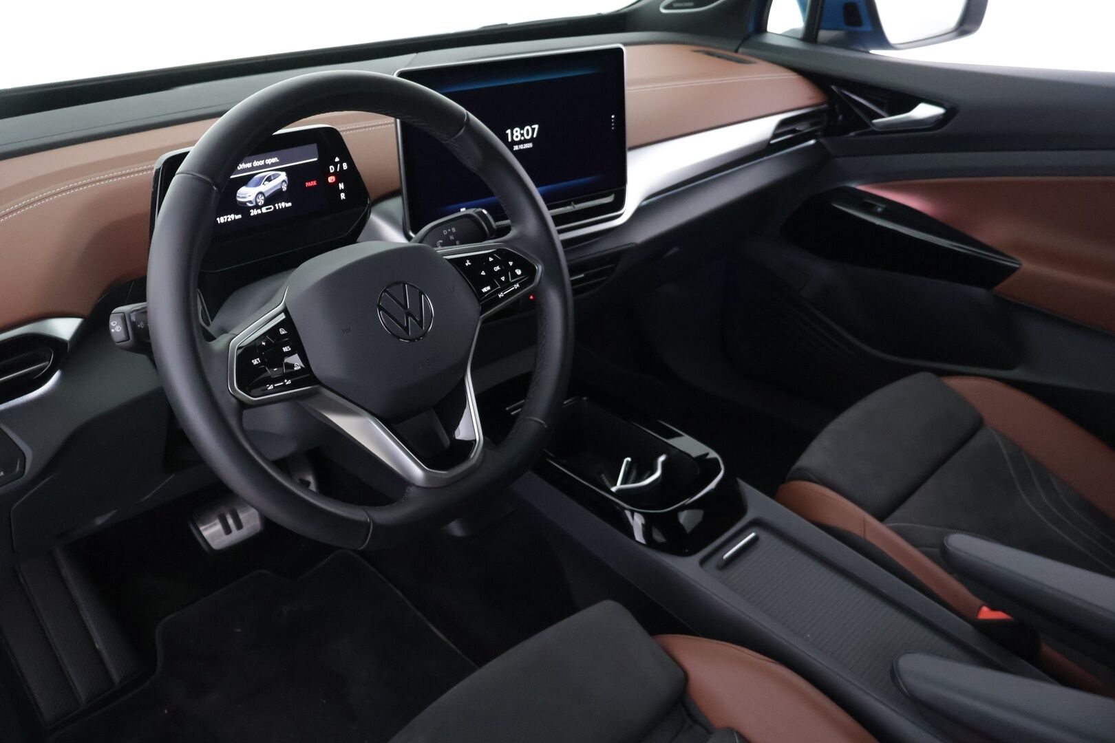 VOLKSWAGEN ID.5 2025 Pro  **ACC / HUD / H&K / Koukku / 360° / ILP / Muistipenkit hieronnalla / IQ.Light / Facelift** - Akku kuntotarkastettu SoH 99,6% / 5v/100tkm Jatkotakuu / Kahdet renkaat aluvanteilla