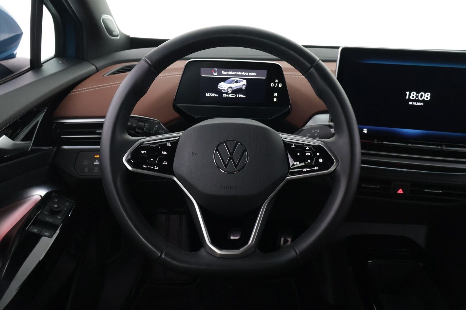 VOLKSWAGEN ID.5 2025 Pro  **ACC / HUD / H&K / Koukku / 360° / ILP / Muistipenkit hieronnalla / IQ.Light / Facelift** - Akku kuntotarkastettu SoH 99,6% / 5v/100tkm Jatkotakuu / Kahdet renkaat aluvanteilla