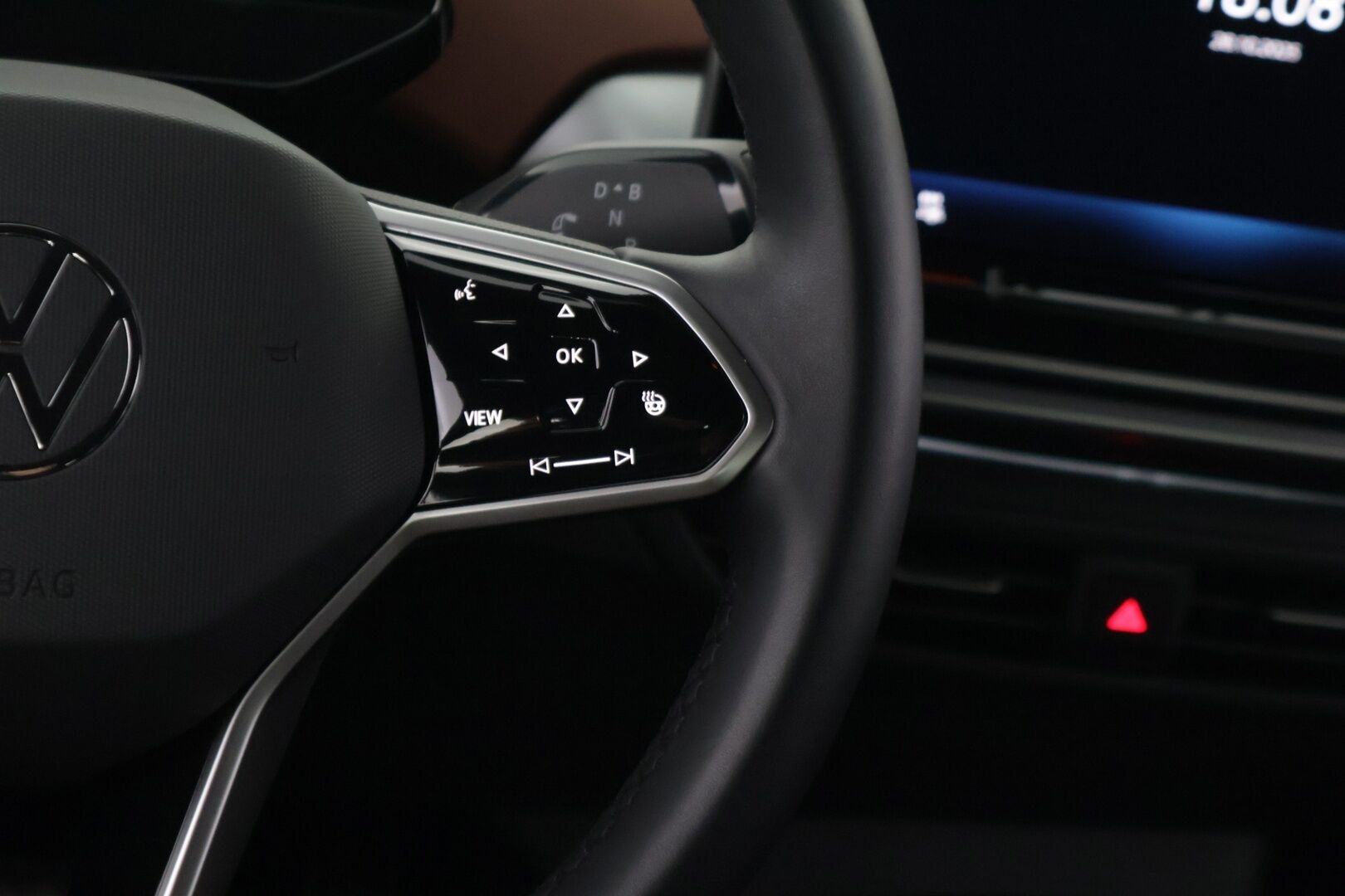 VOLKSWAGEN ID.5 2025 Pro  **ACC / HUD / H&K / Koukku / 360° / ILP / Muistipenkit hieronnalla / IQ.Light / Facelift** - Akku kuntotarkastettu SoH 99,6% / 5v/100tkm Jatkotakuu / Kahdet renkaat aluvanteilla