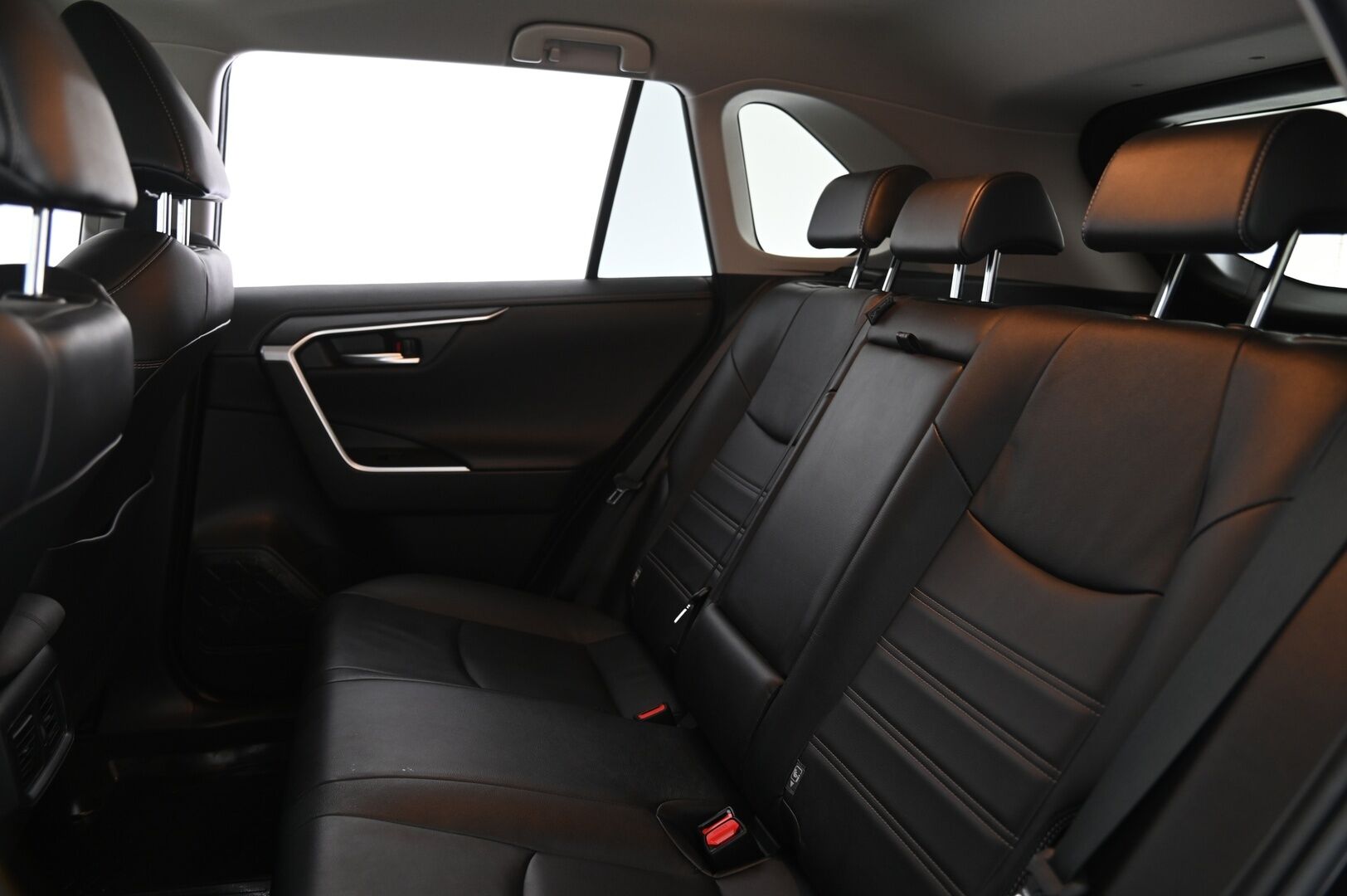 Toyota RAV4 2020 2,5 Hybrid AWD-i Executive - ACC | BLIS | Nahkapenkit Muistilla | P.Kamera | Vetokoukku | Lämmitettävä ratti | 2x Renkaat&Alumiinivanteet
