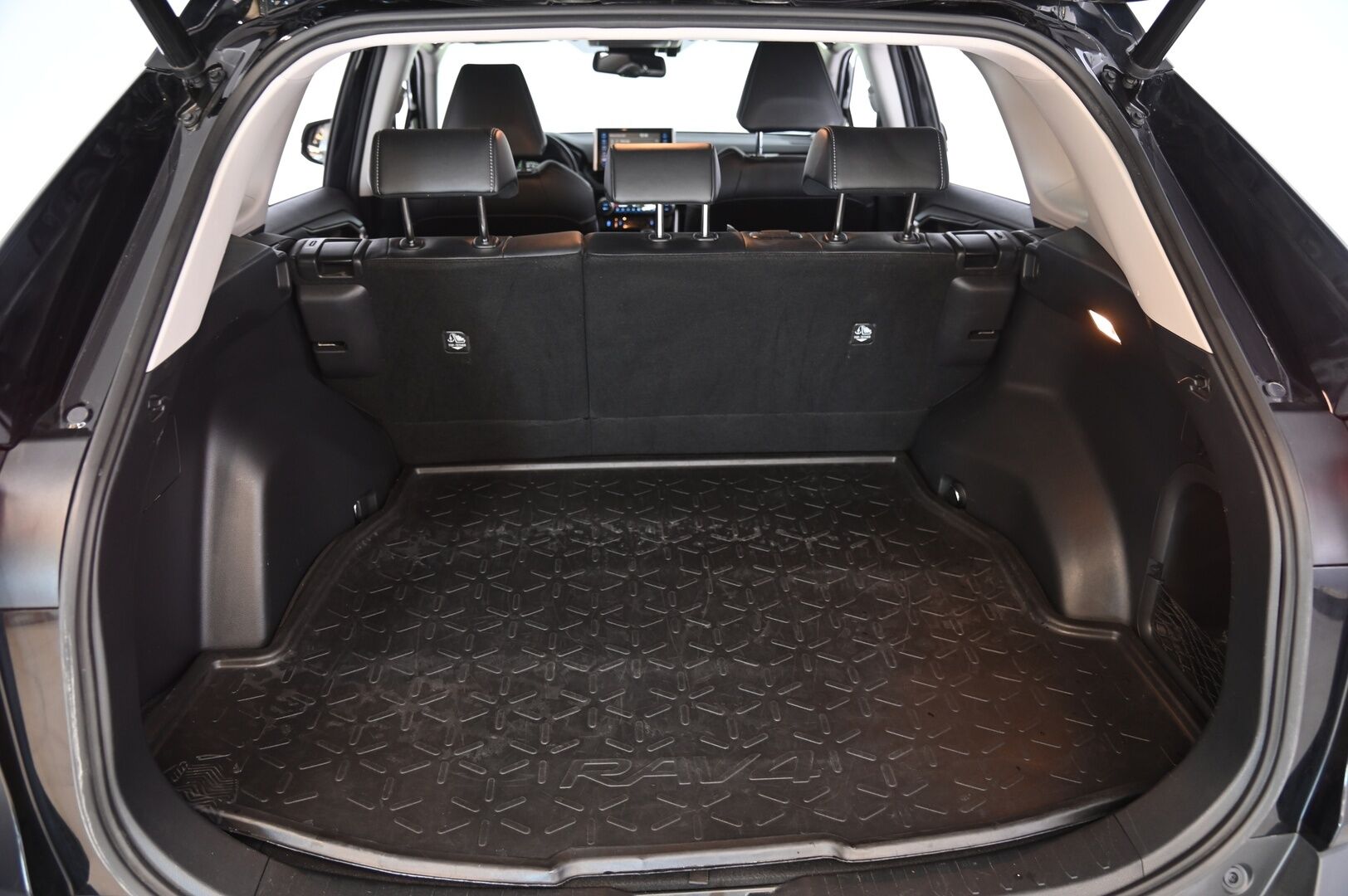 Toyota RAV4 2020 2,5 Hybrid AWD-i Executive - ACC | BLIS | Nahkapenkit Muistilla | P.Kamera | Vetokoukku | Lämmitettävä ratti | 2x Renkaat&Alumiinivanteet