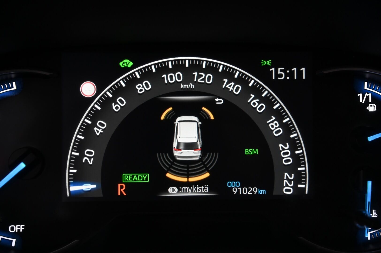Toyota RAV4 2020 2,5 Hybrid AWD-i Executive - ACC | BLIS | Nahkapenkit Muistilla | P.Kamera | Vetokoukku | Lämmitettävä ratti | 2x Renkaat&Alumiinivanteet
