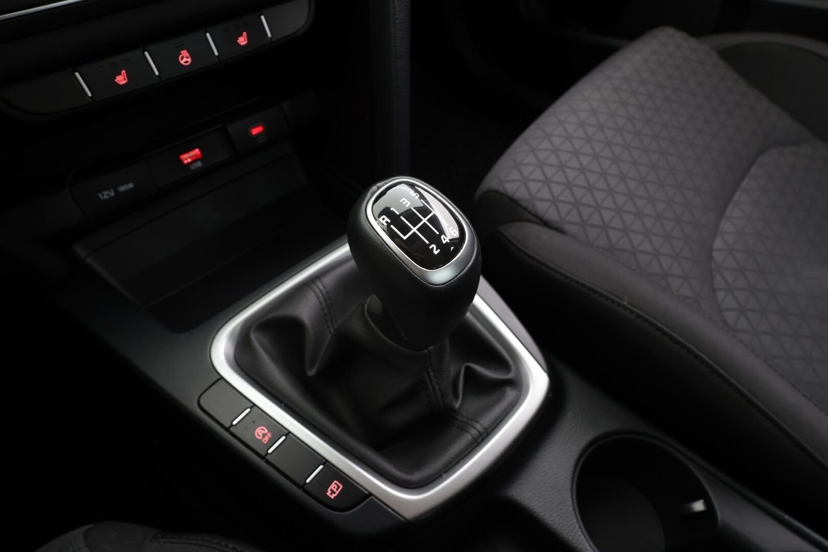 Kia Ceed 2025 1,0 T-GDI 100hv LX SW *Kamera / Navi / Vakionopeudensäädin / Apple&Android / Ratinlämmitys* - 1-Omisteinen / Tehdastakuut / Kahdet renkaat / Suomi-auto - HULLUT JOULUT KORKOTARJOUS 2,49% 