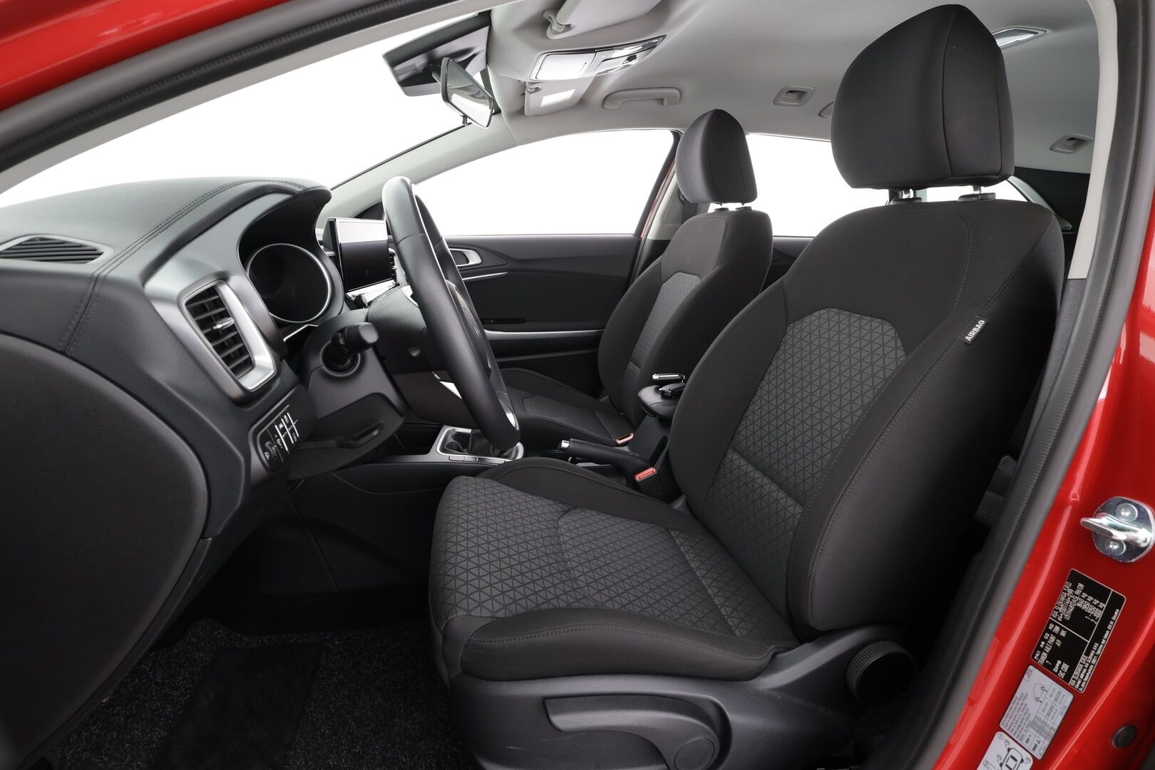 Kia Ceed 2025 1,0 T-GDI 100hv LX SW *Kamera / Navi / Vakionopeudensäädin / Apple&Android / Ratinlämmitys* - 1-Omisteinen / Tehdastakuut / Kahdet renkaat / Suomi-auto - HULLUT JOULUT KORKOTARJOUS 2,49% 