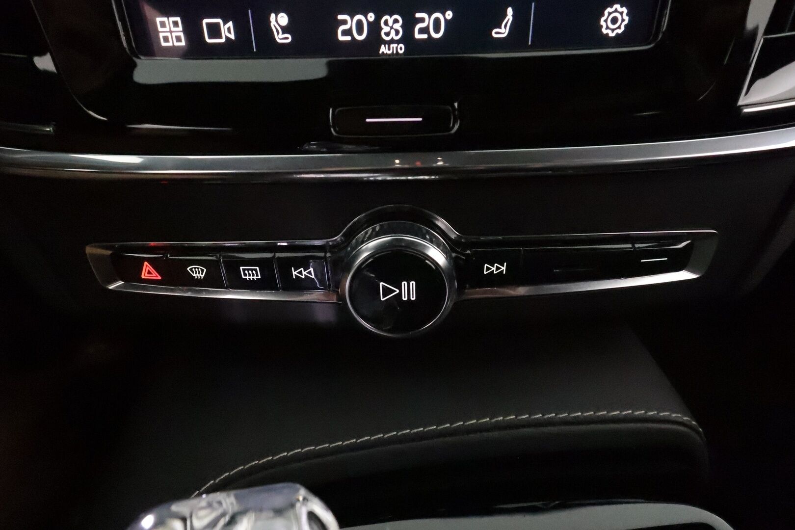 Volvo V90 2023 T6 AWD Long Range Plus Dark Edition **Adapt.vakkari / H&K / Muistipenkit / Panorama / Koukku / 360.kamera / Sporttinahat / KeylessGo** - 3,99 % KORKOTARJOUS TÄHÄN AUTOON - Akku kuntotarkastettu / Facelift / BLIS / Hieno!