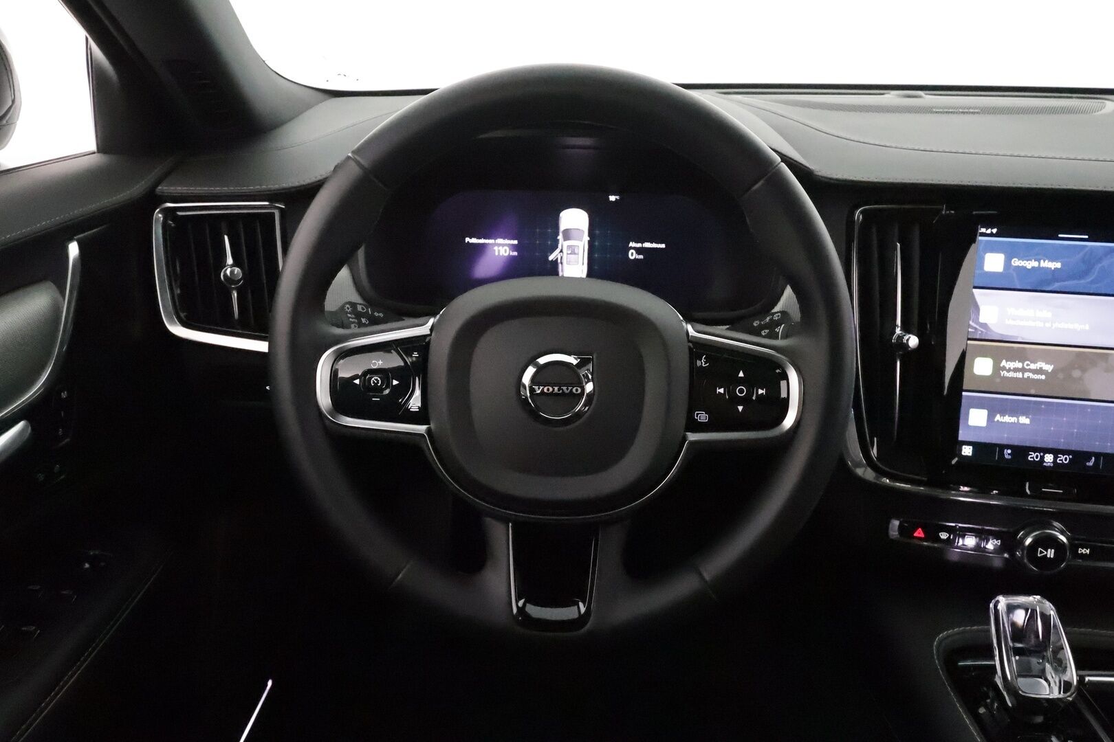 Volvo V90 2023 T6 AWD Long Range Plus Dark Edition **Adapt.vakkari / H&K / Muistipenkit / Panorama / Koukku / 360.kamera / Sporttinahat / KeylessGo** - 3,99 % KORKOTARJOUS TÄHÄN AUTOON - Akku kuntotarkastettu / Facelift / BLIS / Hieno!