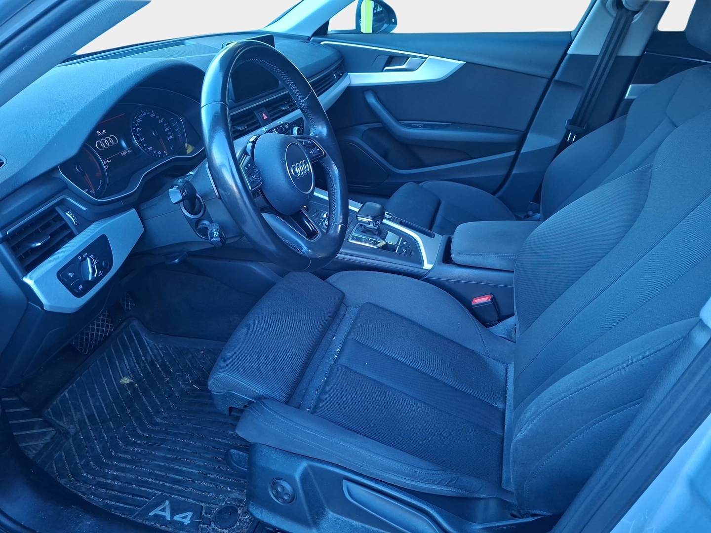Audi A4 Avant Farmari (AC) 4ov 1984cm3 A 2017, bild 3/3
