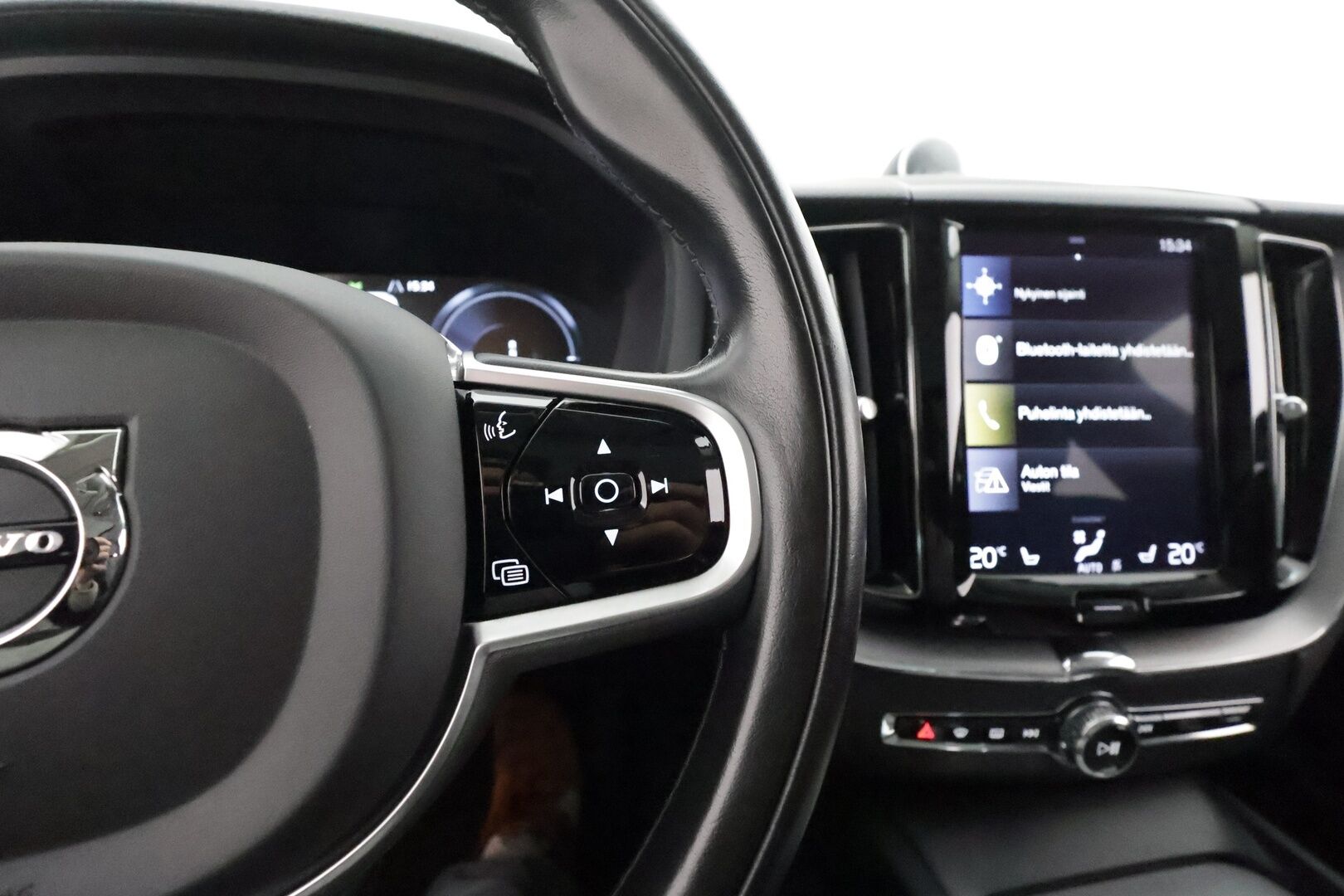 Volvo XC60 2020 T8 TwE AWD Business Inscription aut * Bowers&Wilkins / Ilma-alusta / Panorama / HUD / 360° Kamera / Adapt.Vakkari / Sporttipenkki Muistilla - 3,99 % KORKOTARJOUS TÄHÄN AUTOON - Suomi-Auto jäätävillä varusteilla!  Jakopää juuri tehty 5/25 / Full-LED / Webasto / Kaistavahti / KeylessGO / 2x Renkaat