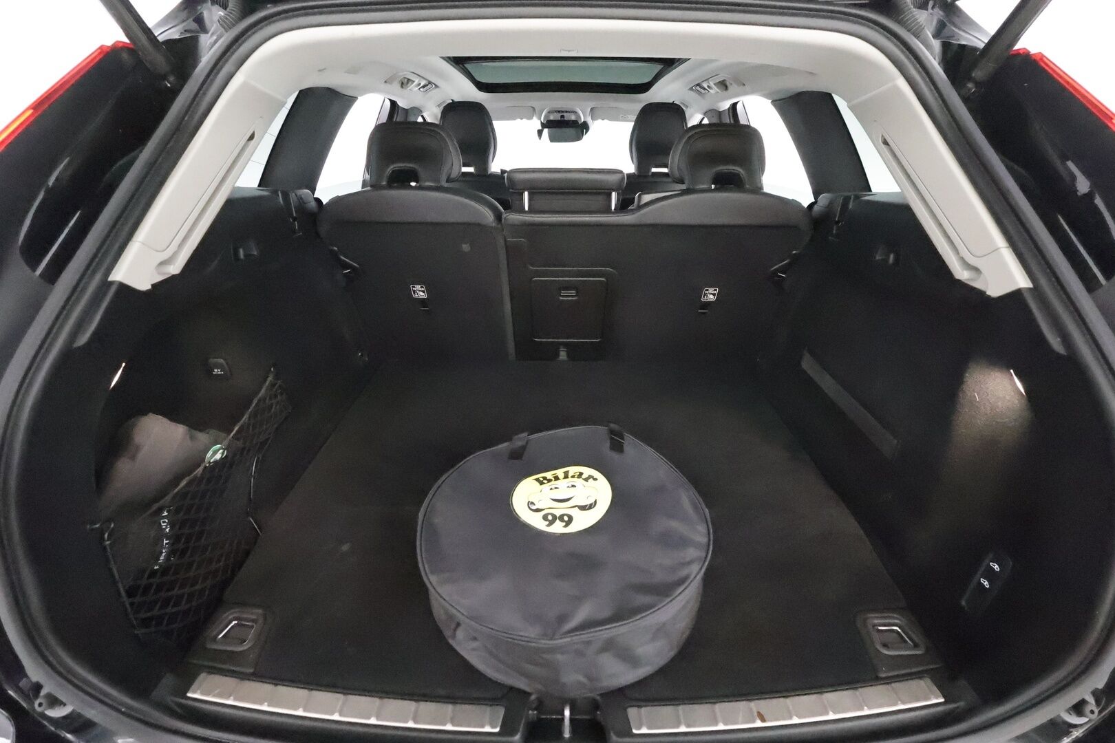 Volvo XC60 2020 T8 TwE AWD Business Inscription aut * Bowers&Wilkins / Ilma-alusta / Panorama / HUD / 360° Kamera / Adapt.Vakkari / Sporttipenkki Muistilla - 3,99 % KORKOTARJOUS TÄHÄN AUTOON - Suomi-Auto jäätävillä varusteilla!  Jakopää juuri tehty 5/25 / Full-LED / Webasto / Kaistavahti / KeylessGO / 2x Renkaat