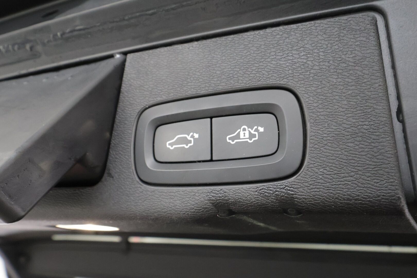Volvo XC60 2020 T8 TwE AWD R-Design aut - | ACC | Webasto | 360° | Panorama | Muistipenkki | BLIS | Pilot Assist | Keyless | Full-LED Active | Lämm. ratti | Merkkihuollettu | 2x renkaat aluin |