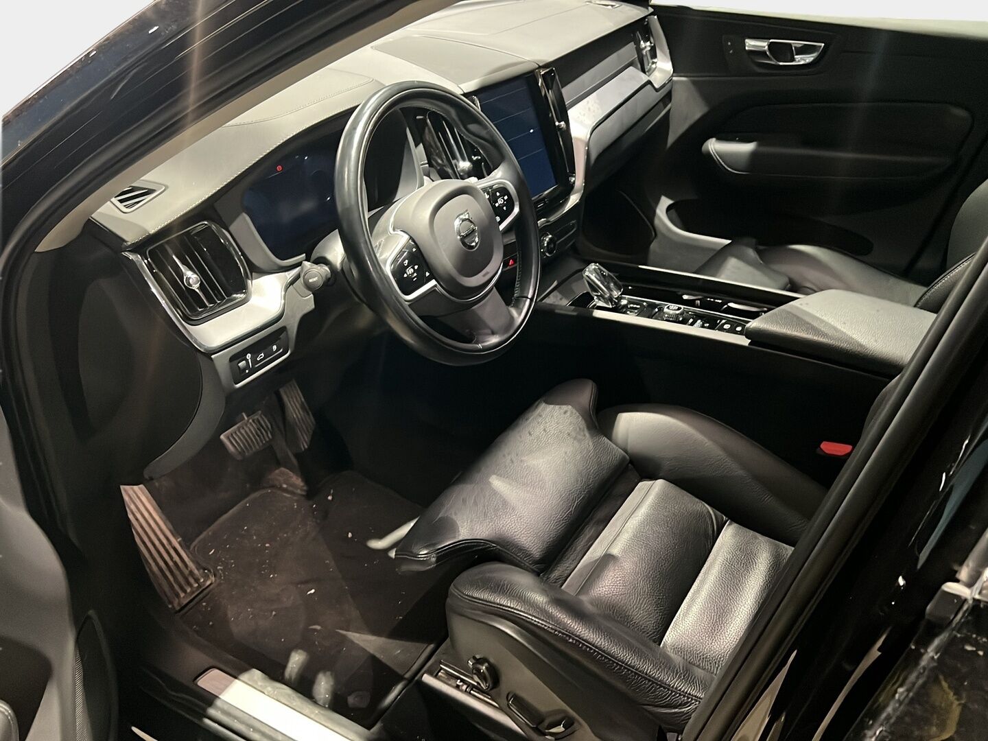 Volvo XC60 2020 T8 TwE AWD Business Inscription aut * Webasto / Adapt.Vakkari / Panorama / Peruutuskamera / High Perf Audio / Vetokoukku - Suomiauto / Merkkihuollettu / Metalliväri / Jakopää hiljattain tehty! - Osta nyt, maksa vasta ensi vuonna