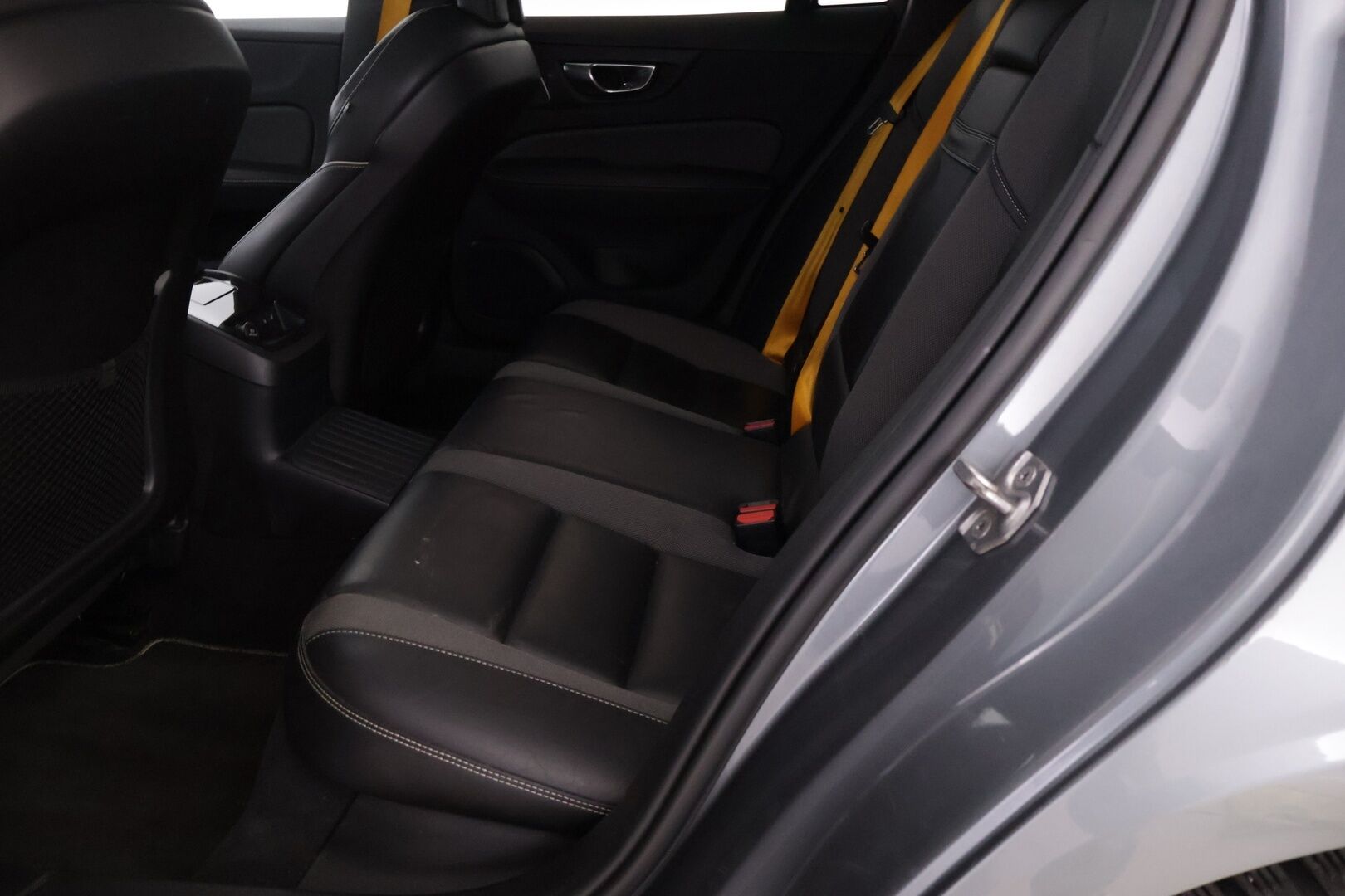 Volvo V60 2020 T8 TwE AWD R-Design Polestar Engineered aut *Bowers&Wilkins / Webasto / ACC / Panoraama / Koukku / P.kamera / BLIS / VOC* - Suomi-auto / Öhlins-alusta / Muistipenkki / Keltaiset turvavyöt / Parkkitutkat