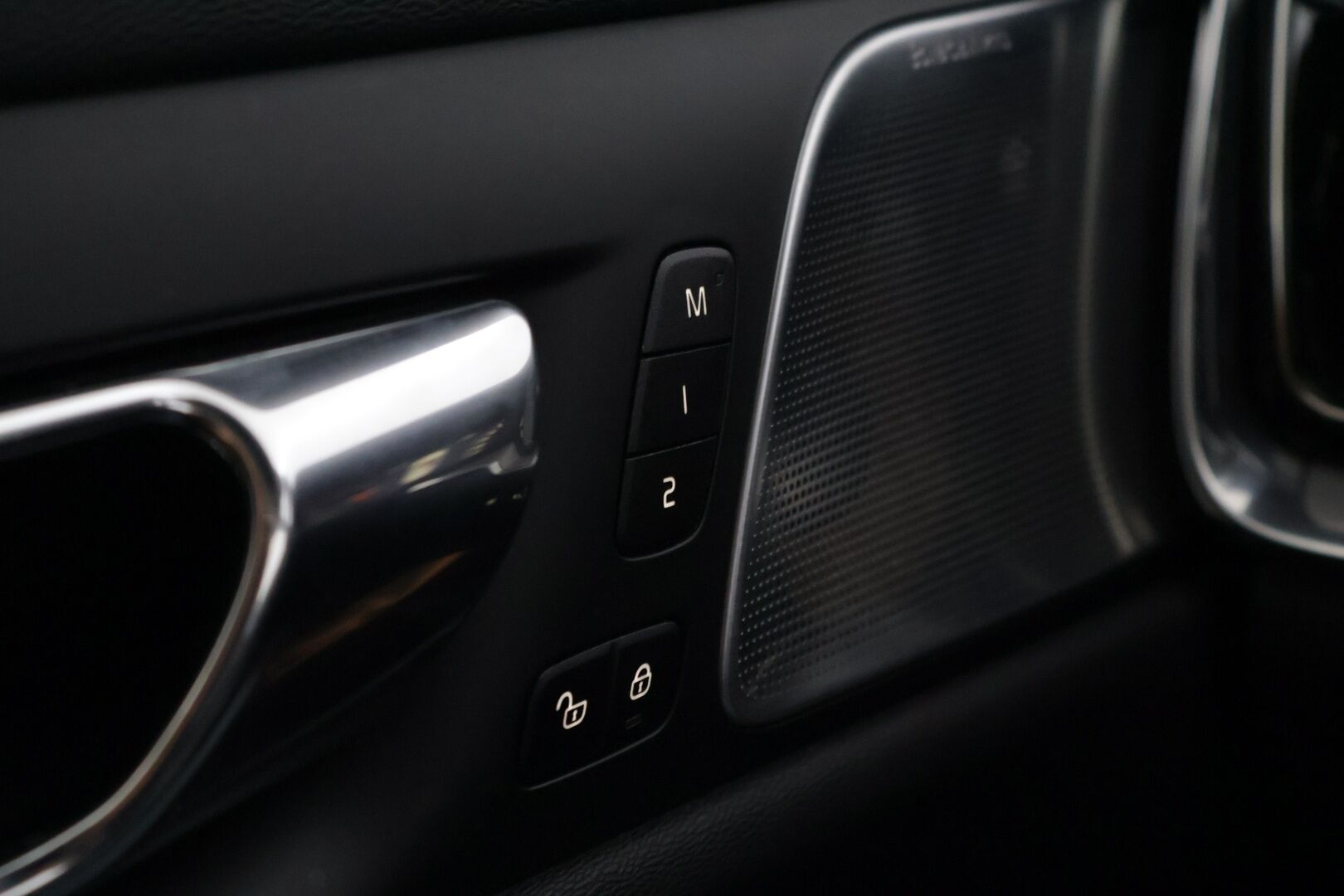 Volvo V60 2020 T8 TwE AWD R-Design Polestar Engineered aut *Bowers&Wilkins / Webasto / ACC / Panoraama / Koukku / P.kamera / BLIS / VOC* - Suomi-auto / Öhlins-alusta / Muistipenkki / Keltaiset turvavyöt / Parkkitutkat