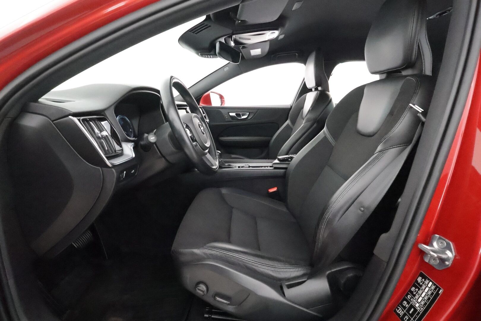 Volvo V60 2020 D3 AWD Business aut **1.Om Suomi-auto / Webasto / Adapt.Vakkari / P.Tutkat / LED-valot / Navi / Kaistavahti** - Digimittaristo / KeylessGO / 2x Renkaat