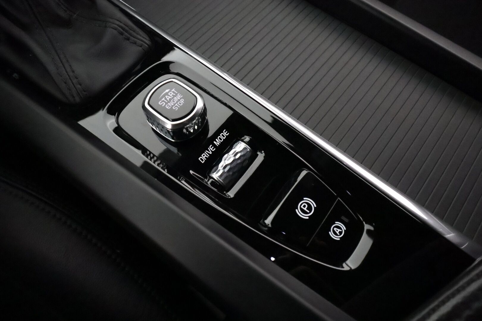 Volvo V60 2020 D3 AWD Business aut **1.Om Suomi-auto / Webasto / Adapt.Vakkari / P.Tutkat / LED-valot / Navi / Kaistavahti** - Digimittaristo / KeylessGO / 2x Renkaat