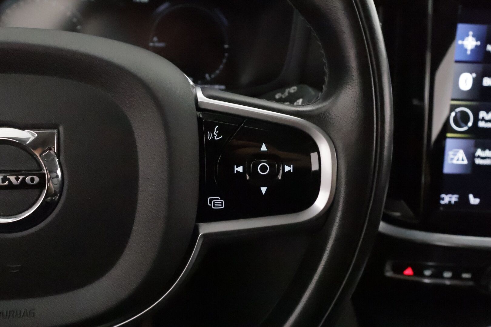Volvo V60 2020 T8 TwE AWD Inscription aut **Webasto / Koukku / Adapt.Vakkari / Full-LED / P.Kamera / Sporttipenkki Muistilla / Navi** - Suomi-auto / Kahdet Renkaat
