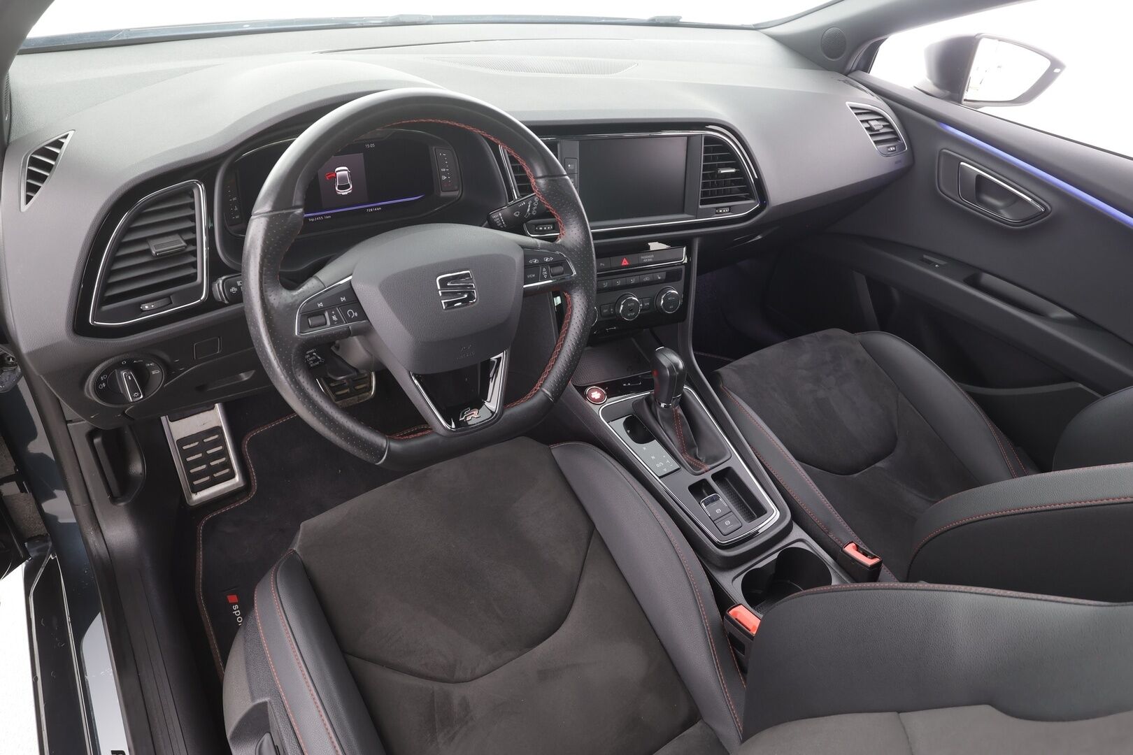 Seat Leon 2020 1,5 TSI 150 EVO FR Business Class DSG - | ACC | Koukku | Digimittaristo | Nahka-Alcantara | LED | Lane Assist | P.tutkat | Keyless | Full Link | Navi | Urheilualusta | 2x renkaat aluin | 