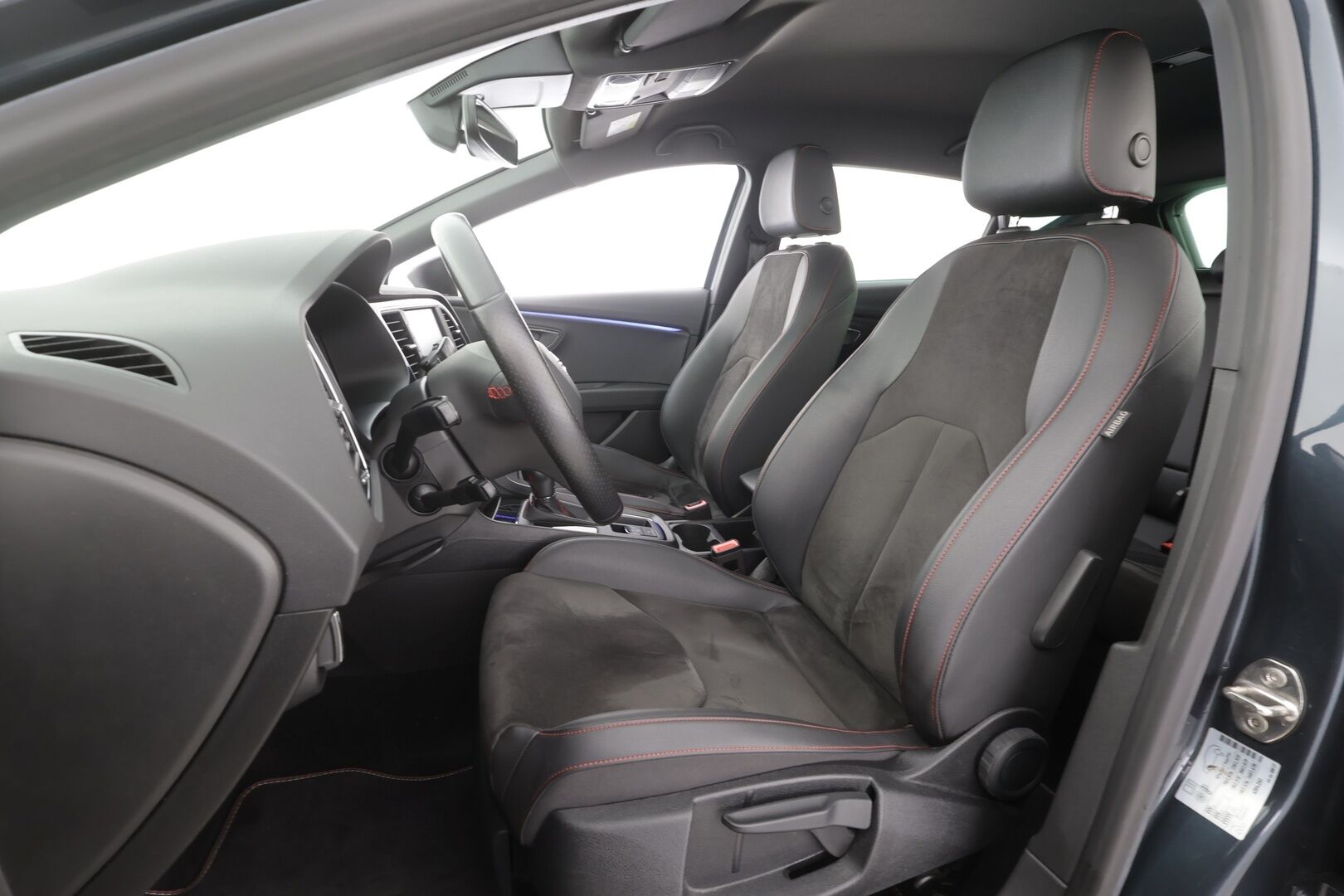 Seat Leon 2020 1,5 TSI 150 EVO FR Business Class DSG - | ACC | Koukku | Digimittaristo | Nahka-Alcantara | LED | Lane Assist | P.tutkat | Keyless | Full Link | Navi | Urheilualusta | 2x renkaat aluin | 