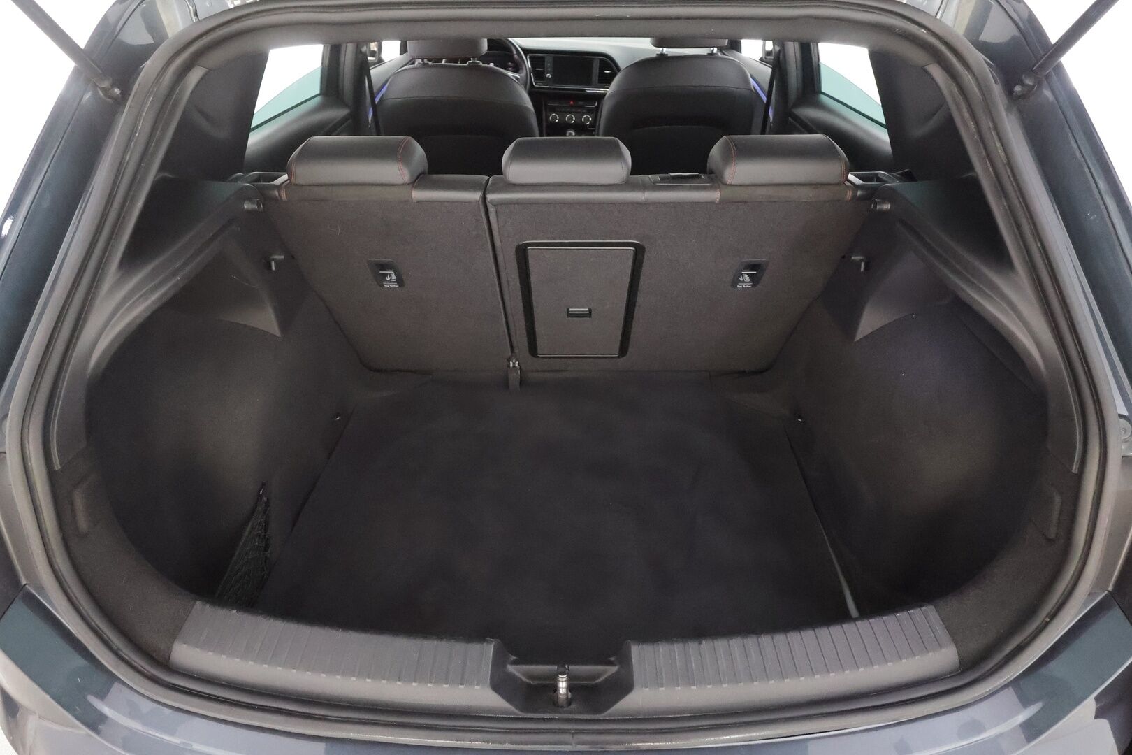 Seat Leon 2020 1,5 TSI 150 EVO FR Business Class DSG - | ACC | Koukku | Digimittaristo | Nahka-Alcantara | LED | Lane Assist | P.tutkat | Keyless | Full Link | Navi | Urheilualusta | 2x renkaat aluin | 