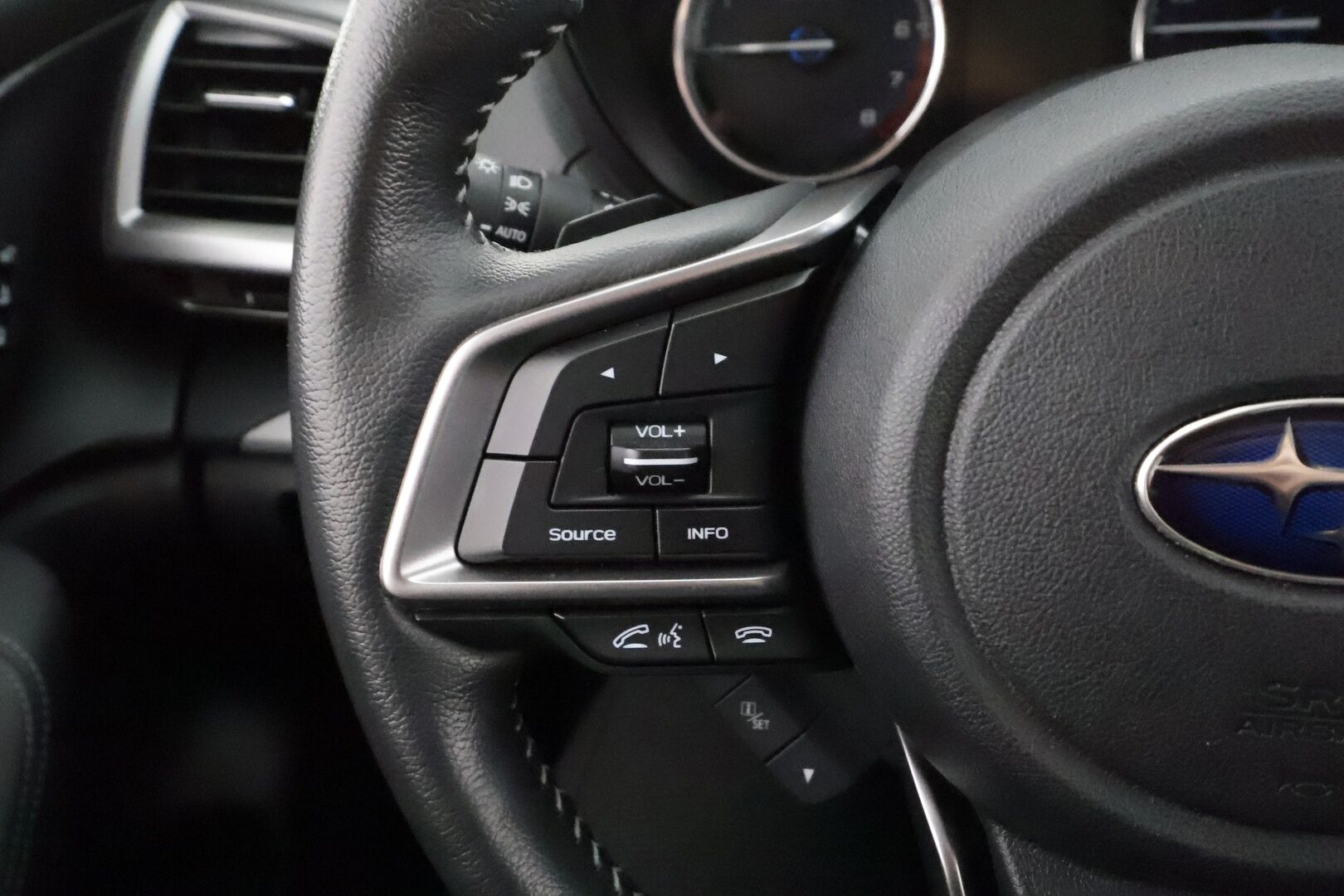 Subaru Forester 2021 2,0i e-Boxer Active CVT - | ACC | Koukku | Puolinahat sähköllä | Muistipenkki | P.kamera | SRH-LED | Lane Assist | BSM | Apple & Android | Keyless | Merkkihuollot |