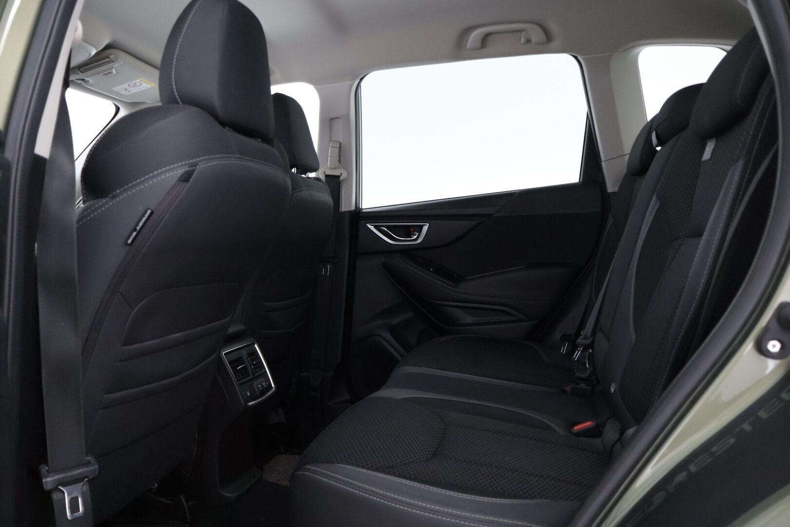 Subaru Forester 2020 2,0i e-Boxer Active CVT */ Peruutuskamera / Acc / Srvd / Apple Carplay / Suomi-auto / Lohko /* - Upea väri / Suomi-auto / Lohkolämmitin / Vetokoukku / Hyvin pidetty 