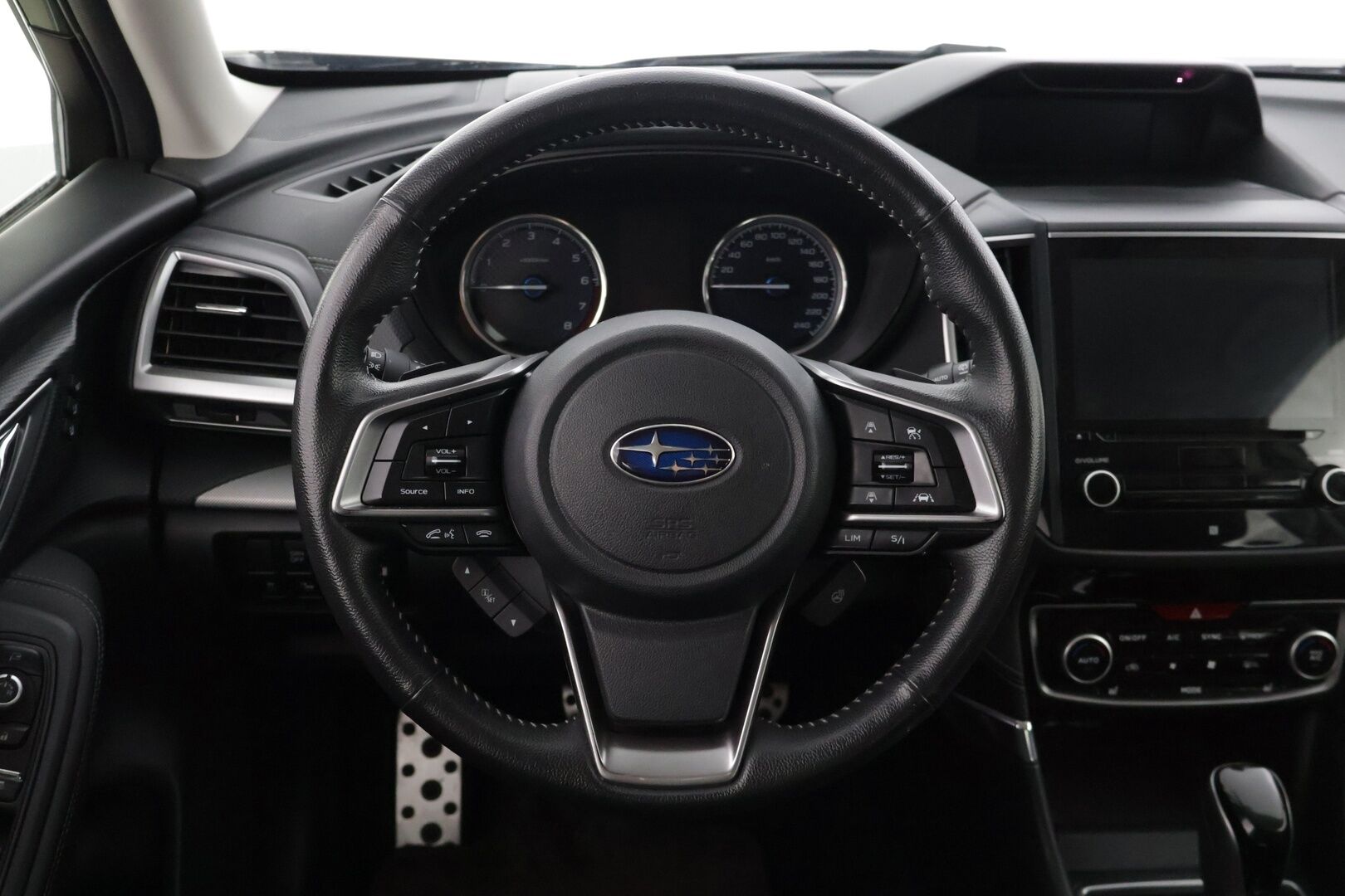 Subaru Forester 2020 2,0i e-Boxer Active CVT */ Peruutuskamera / Acc / Srvd / Apple Carplay / Suomi-auto / Lohko /* - Upea väri / Suomi-auto / Lohkolämmitin / Vetokoukku / Hyvin pidetty 